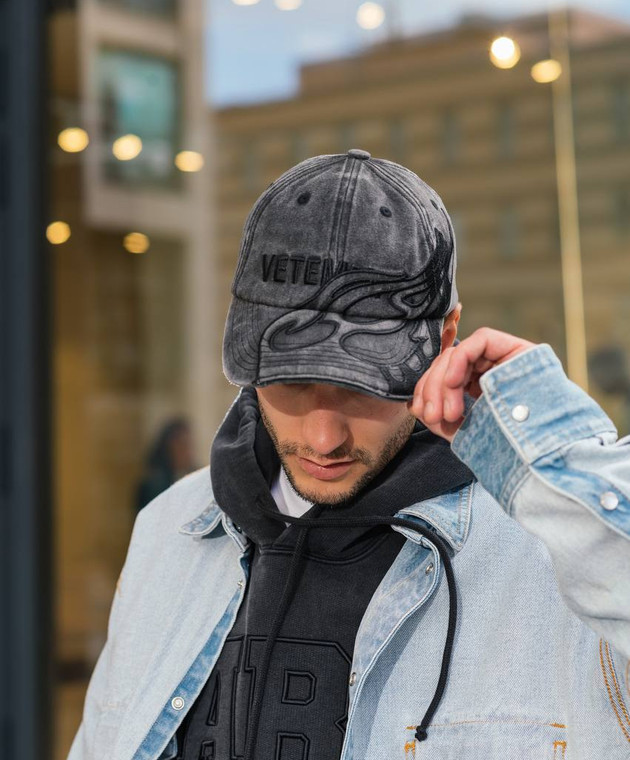 Vetements - Gray cap with embroidery UA65CA190B - shop with