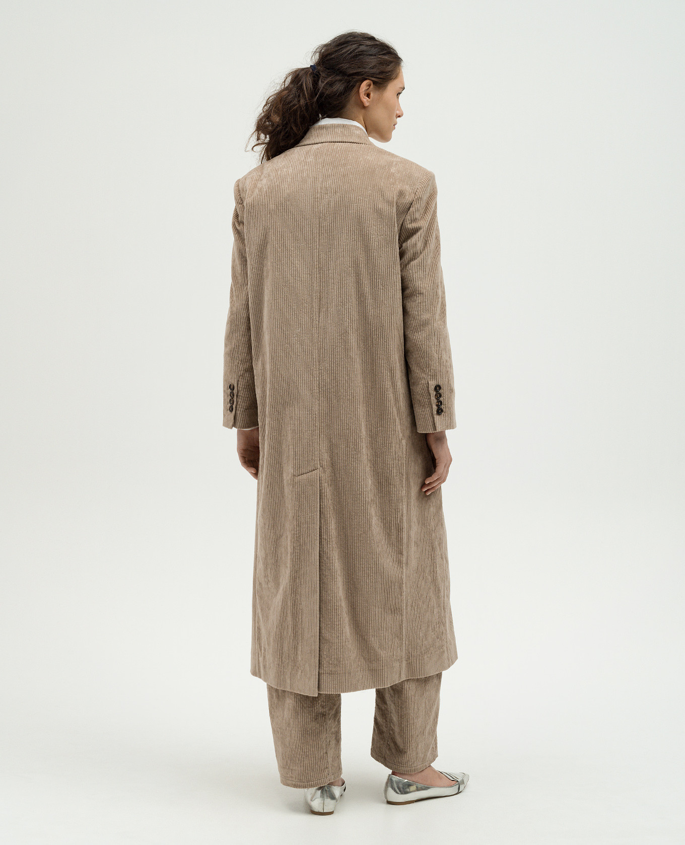 

Beige corduroy coat with monil chain Brunello Cucinelli