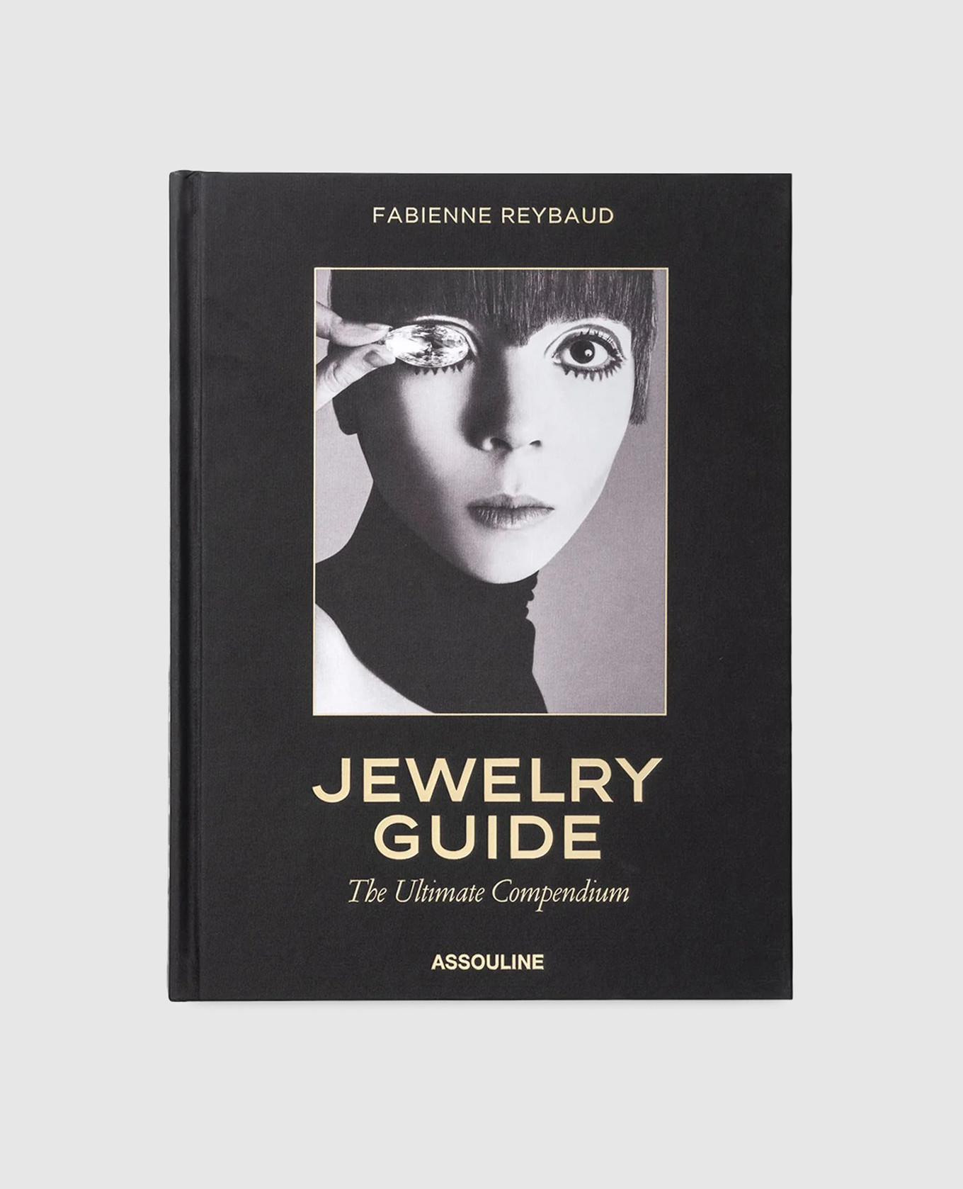 

The book Jewelry Guide: The Ultimate Compendium Assouline, Black