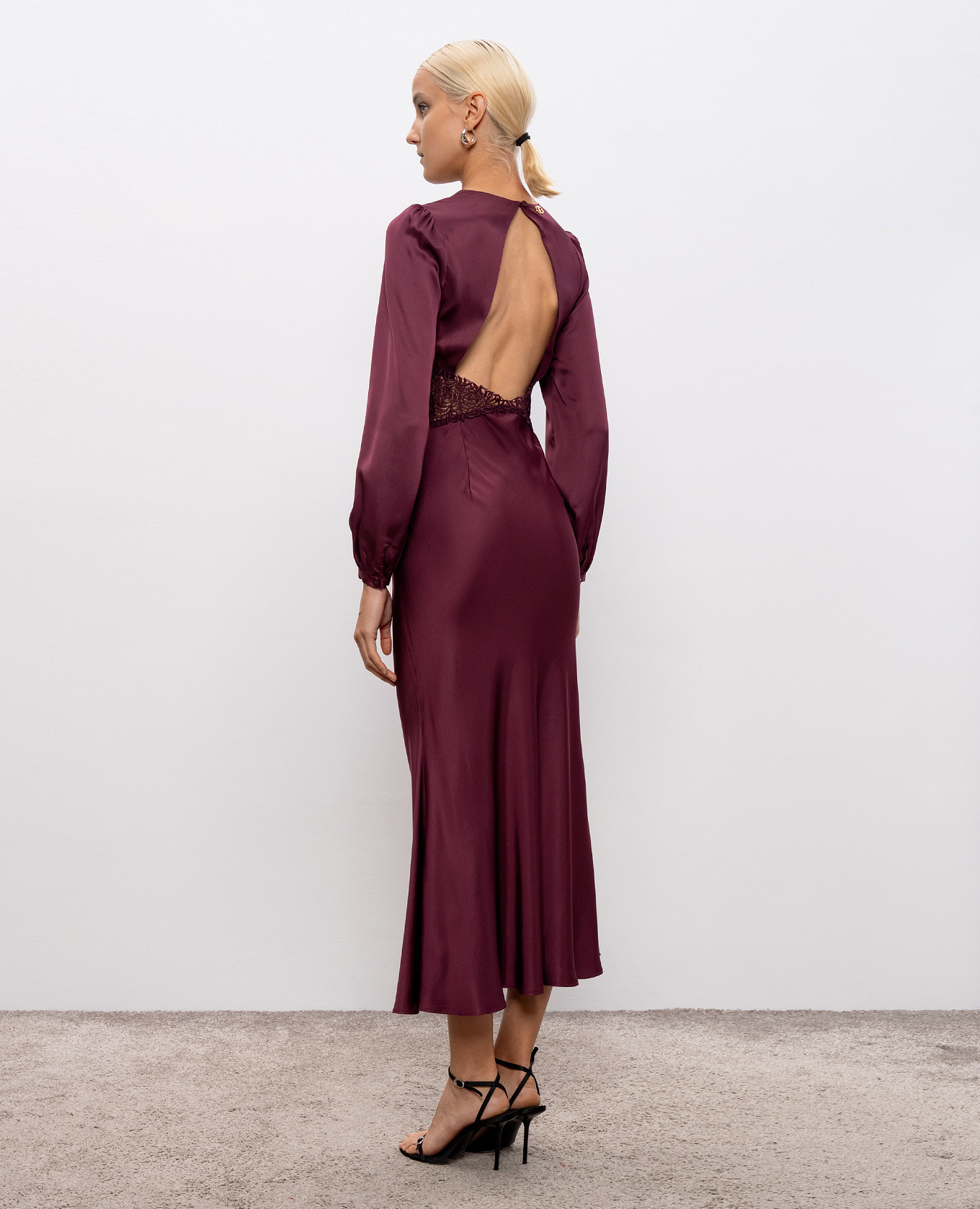 

Burgundy maxi dress with macrame lace Twinset
