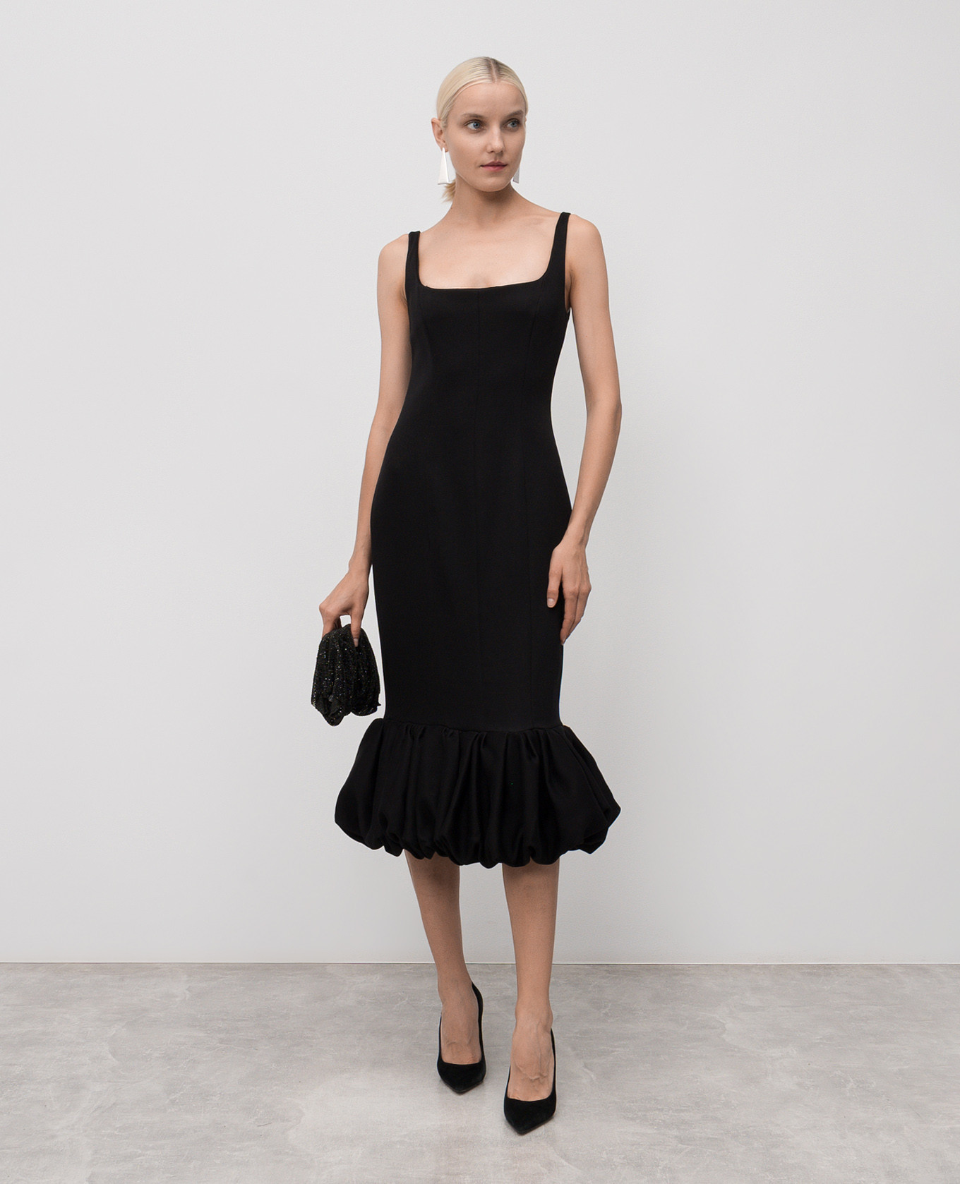 

Arcelin black midi dress 16Arlington