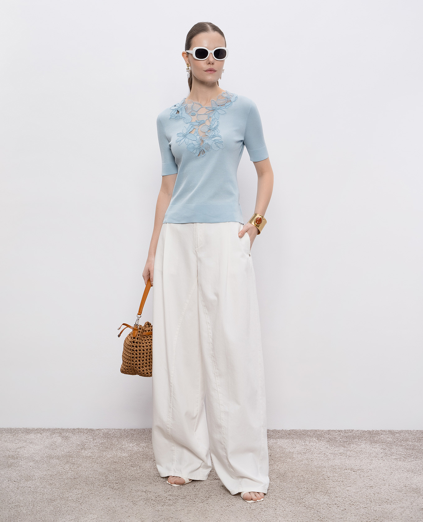 

White jeans with logo patch Ermanno Scervino