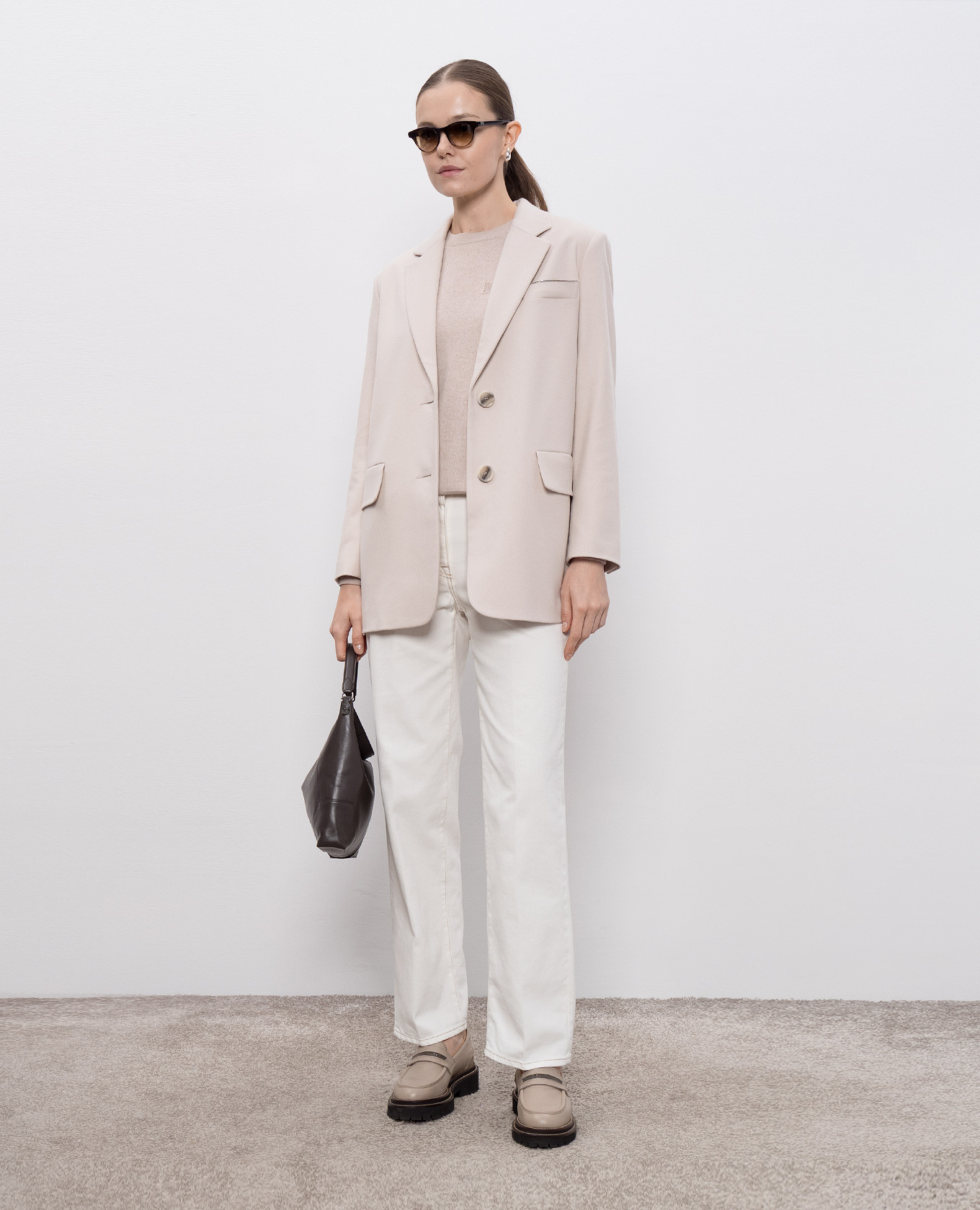 Beige wool jacket with monil chain Peserico 2
