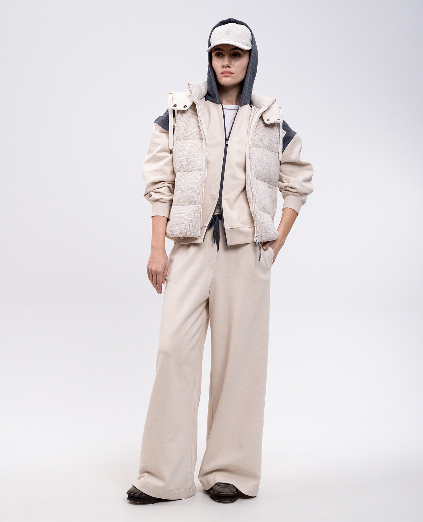 

Beige sweatpants Brunello Cucinelli