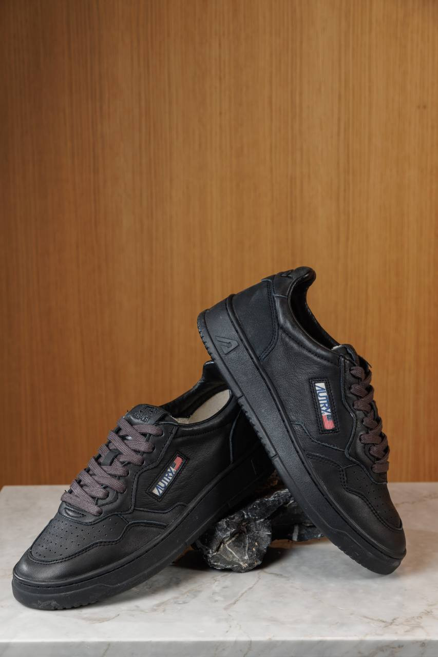 

Black leather MEDALIST sneakers with logo AUTRY