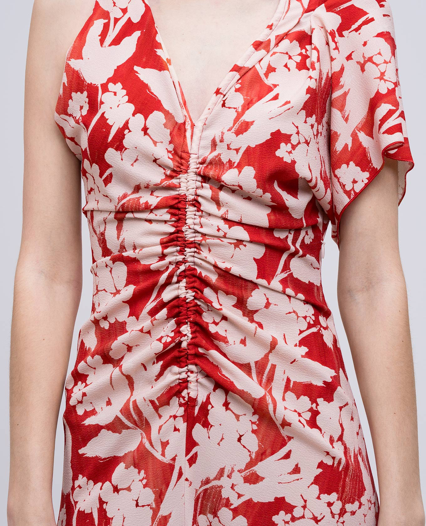 Red dress with floral print Victoria Beckham 4