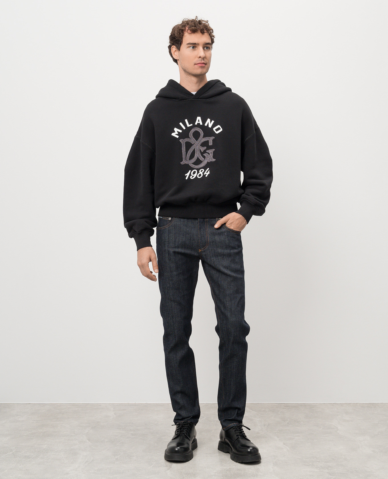 

Blue slim jeans with textured logo patch Dolce&Gabbana