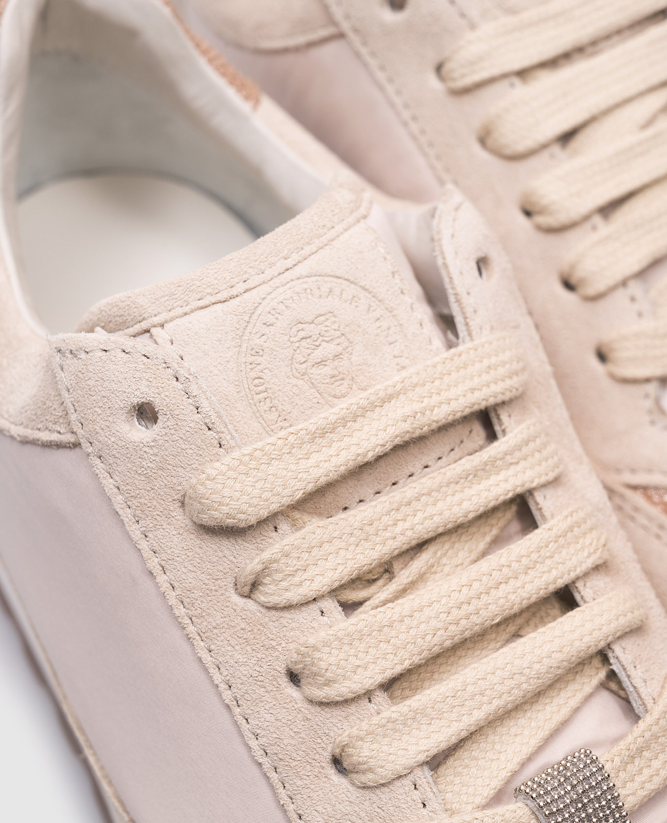 

Beige combination sneakers with a monil chain Peserico