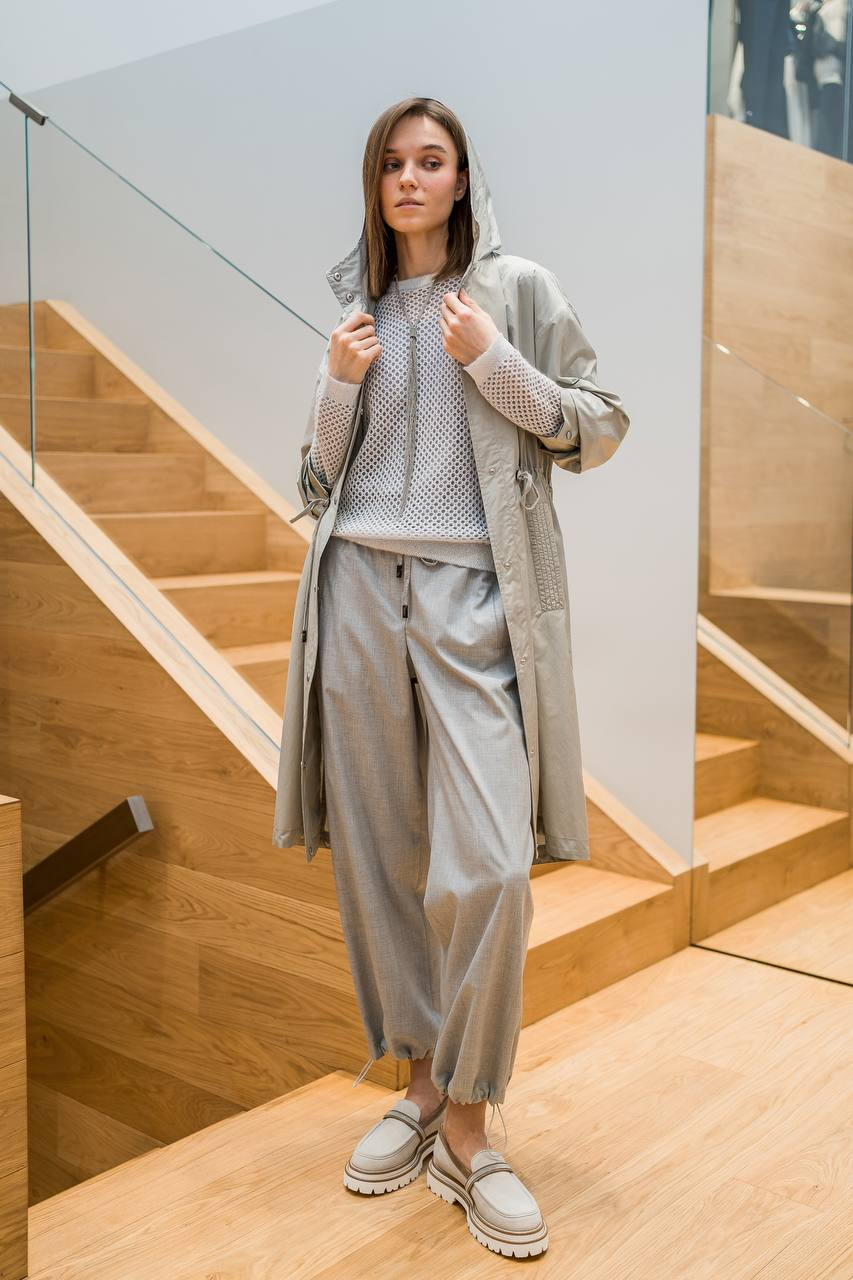 

Gray pants with a monil chain Peserico, Grey