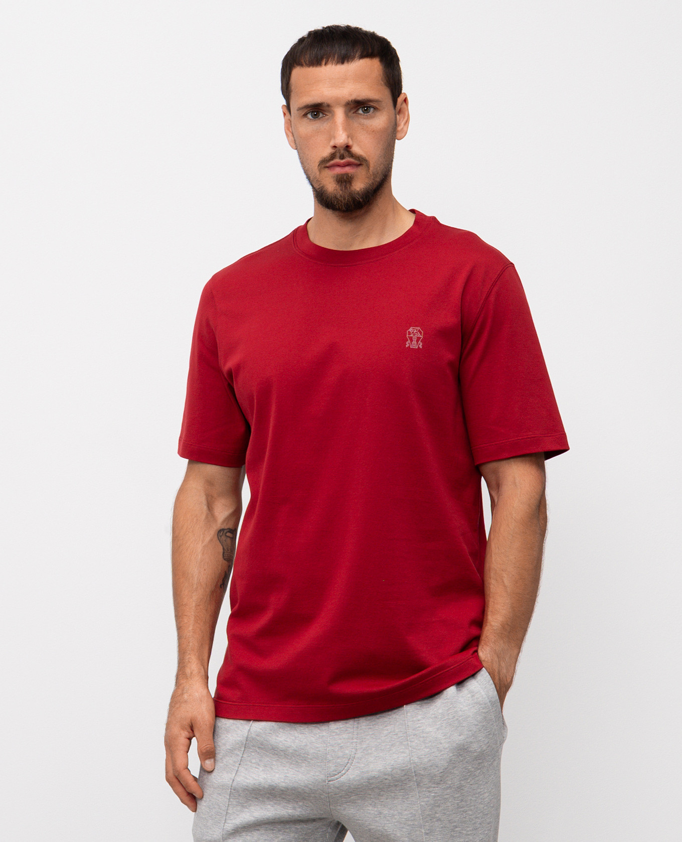 

Red T-shirt with logo emblem print Brunello Cucinelli