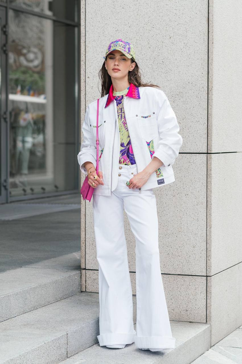 

Animalier white denim jacket with logo patch Versace Jeans Couture