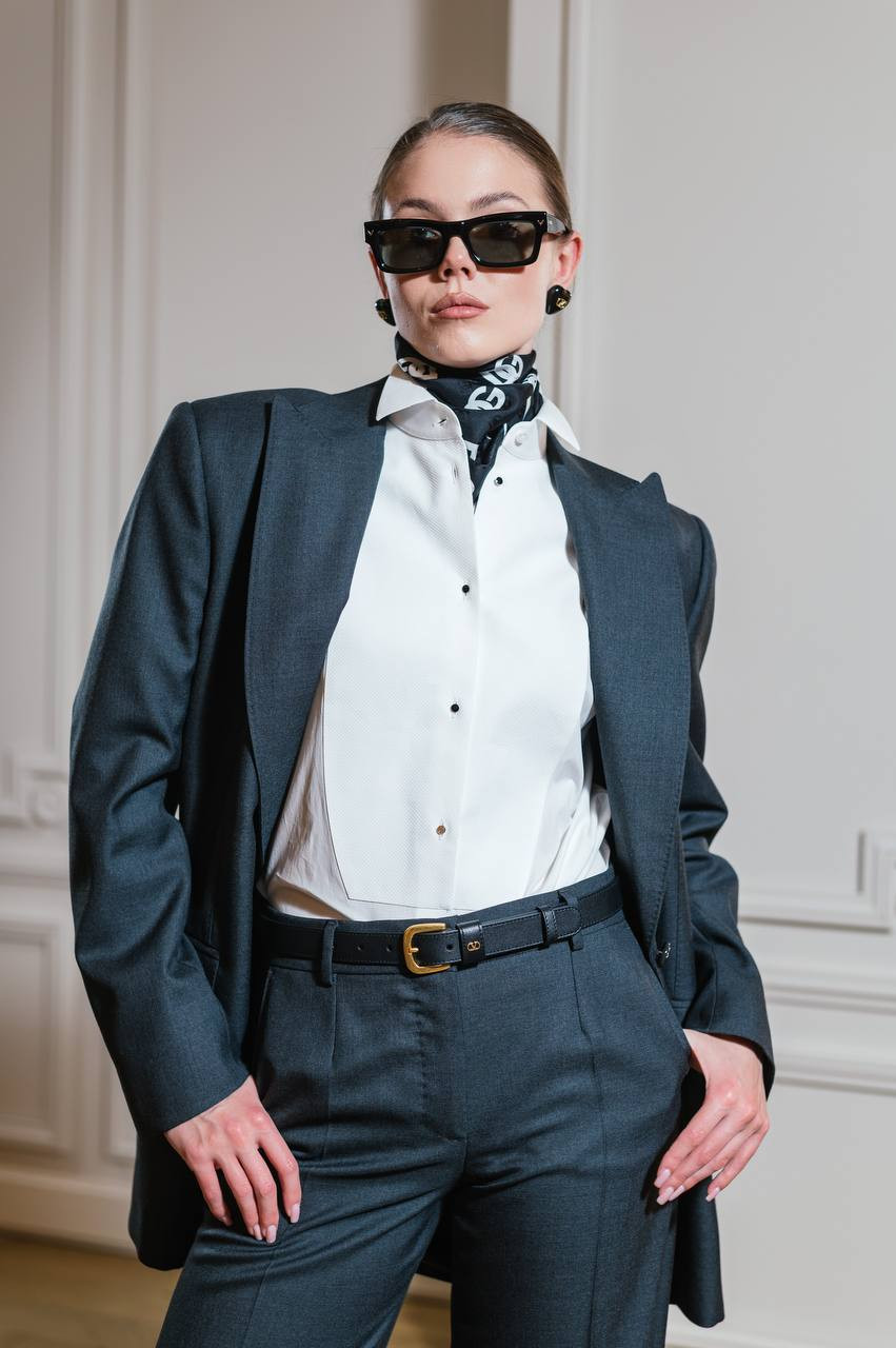 

White shirt with contrasting accessories Dolce&Gabbana