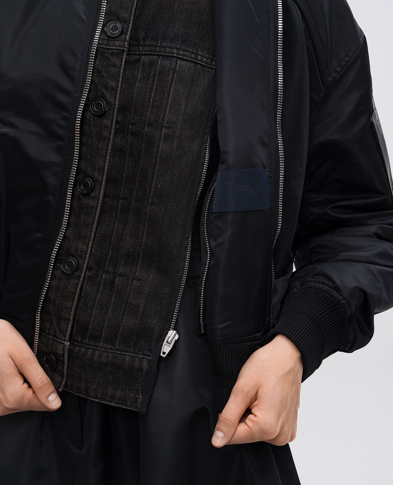

Black bomber jacket with a removable bar Juun.j, Черный