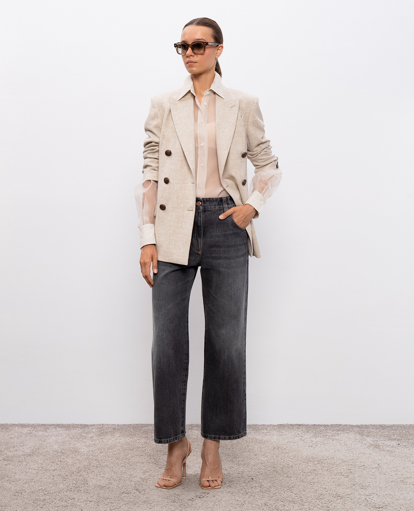 

Gray jeans with a worn effect Brunello Cucinelli, Grey