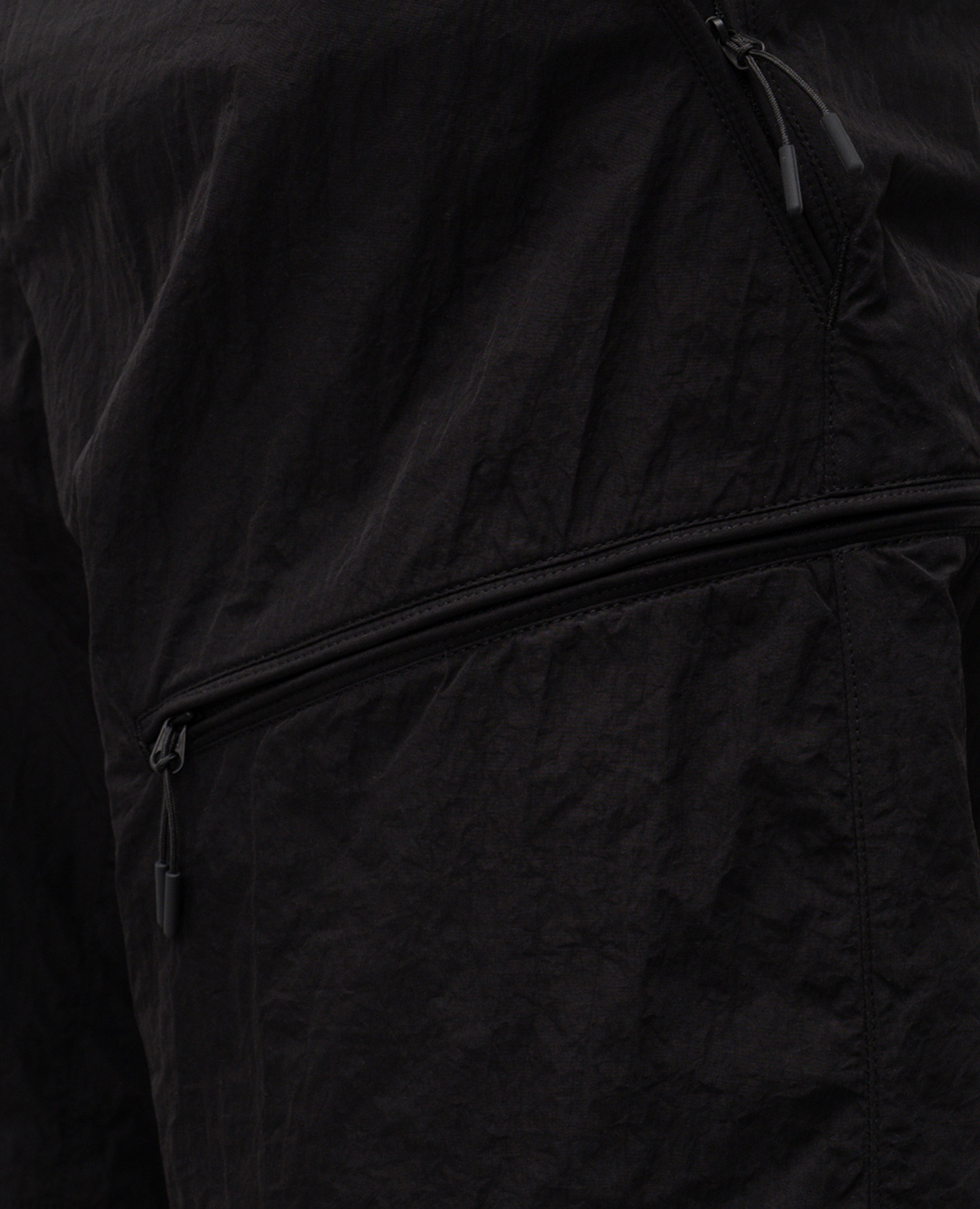 

RD-CWCS black shorts with logo patch Riotdivision