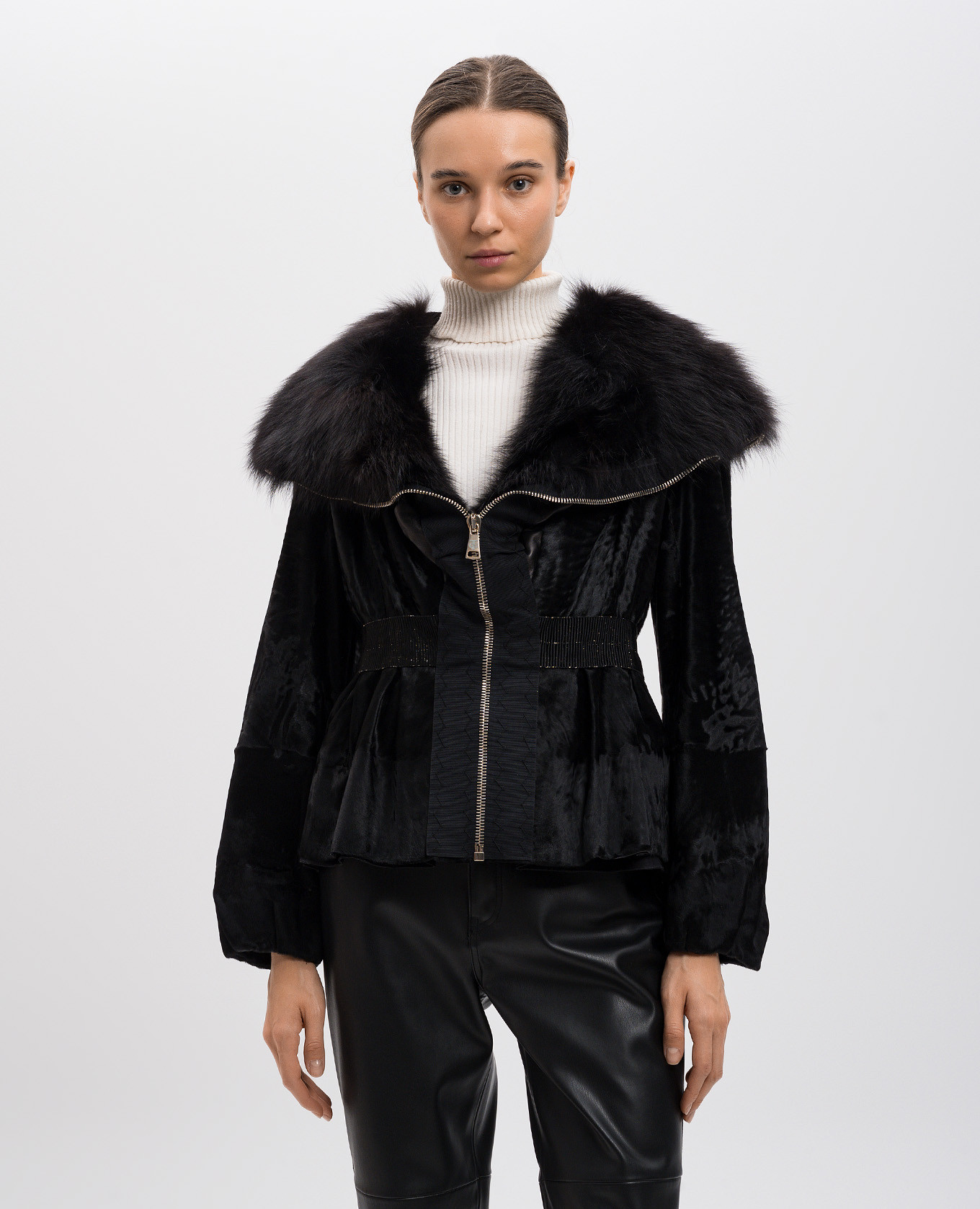 

Black short fur coat with fox fur Giuliana Teso