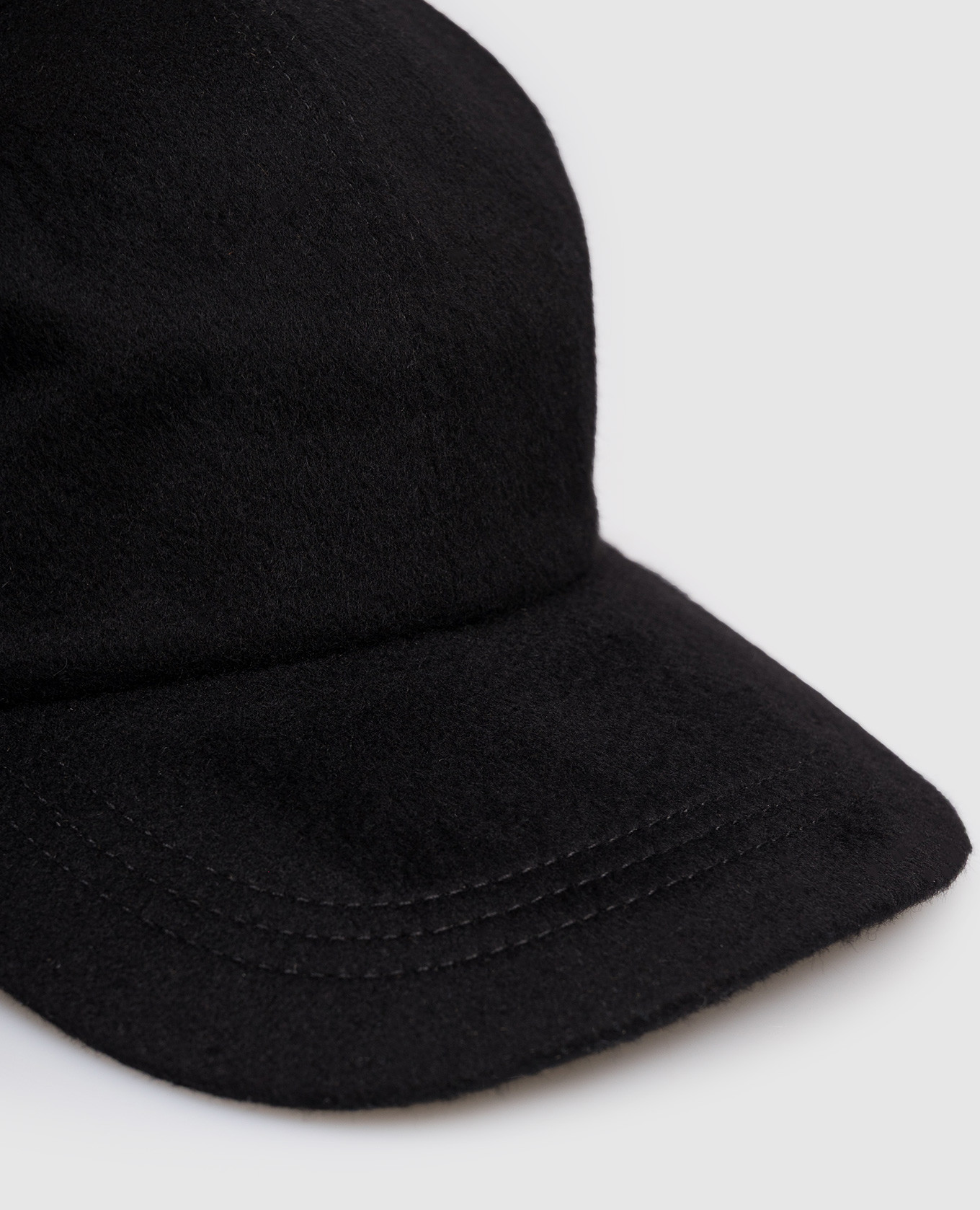 

Black cashmere cap Cashmere&Whiskey