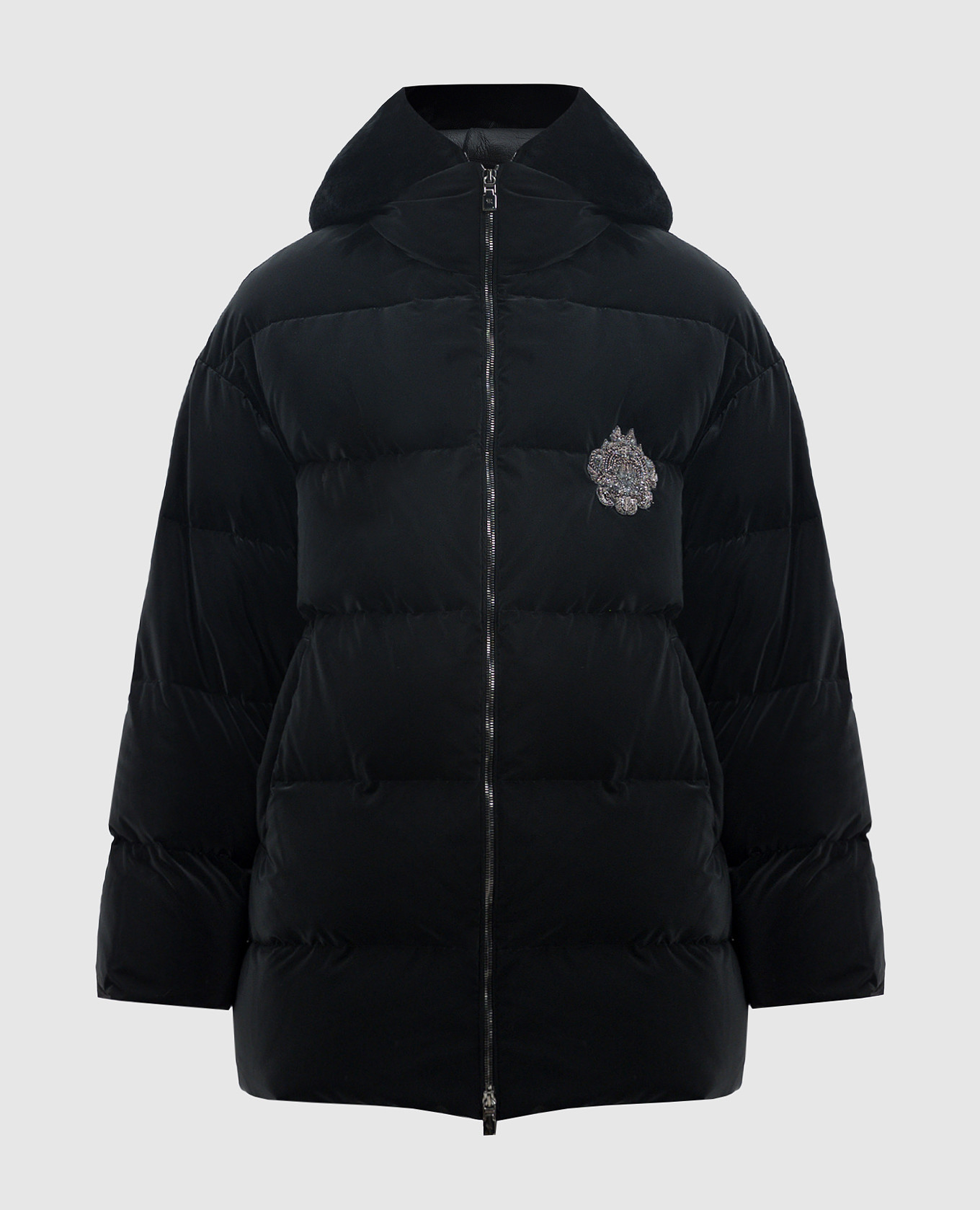 

Black down jacket with shirling with appliqué Rindi
