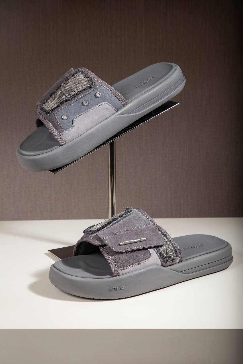 Gray combination flip flops with logo C2H4 6