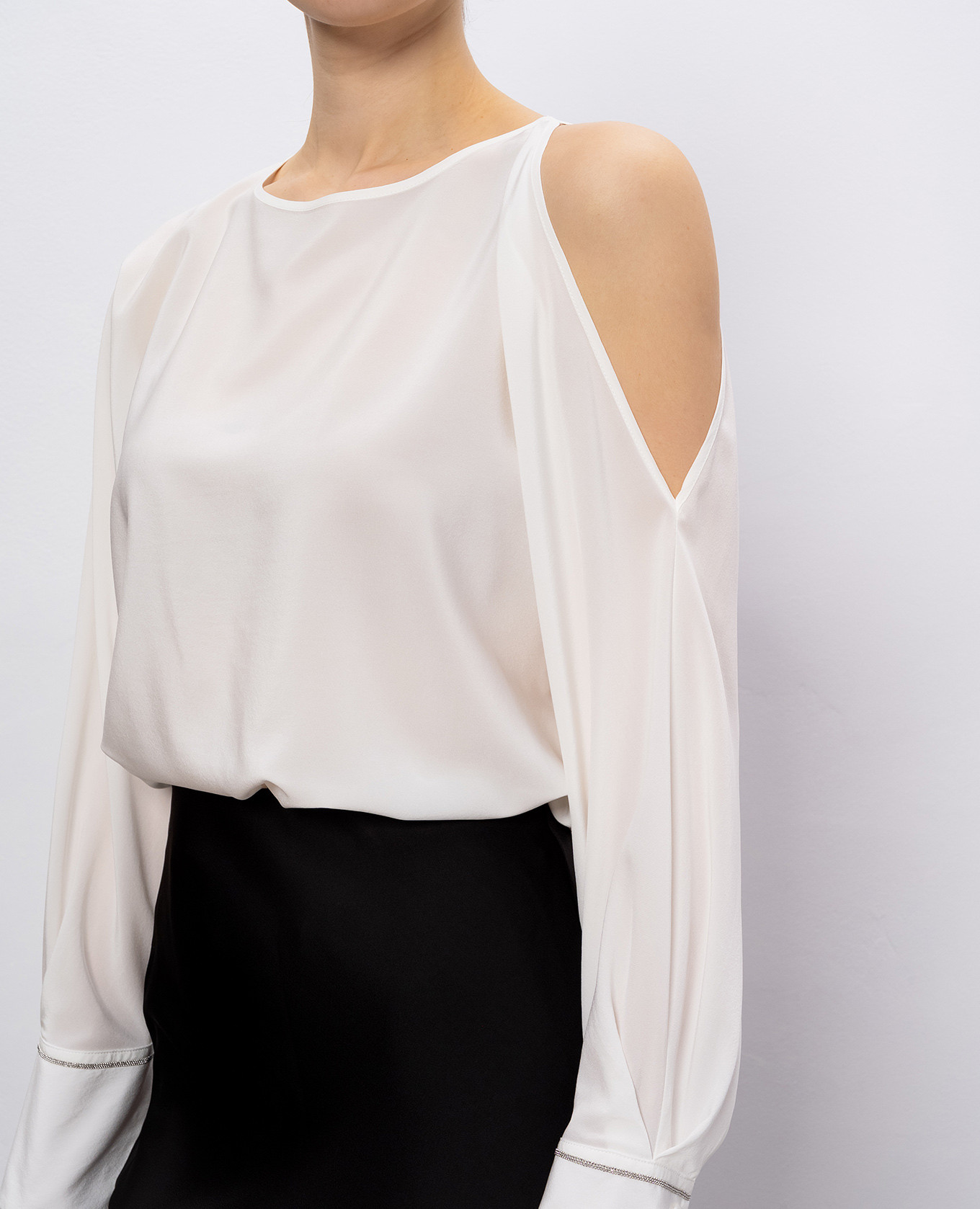 

White silk blouse with a scoop neck Peserico
