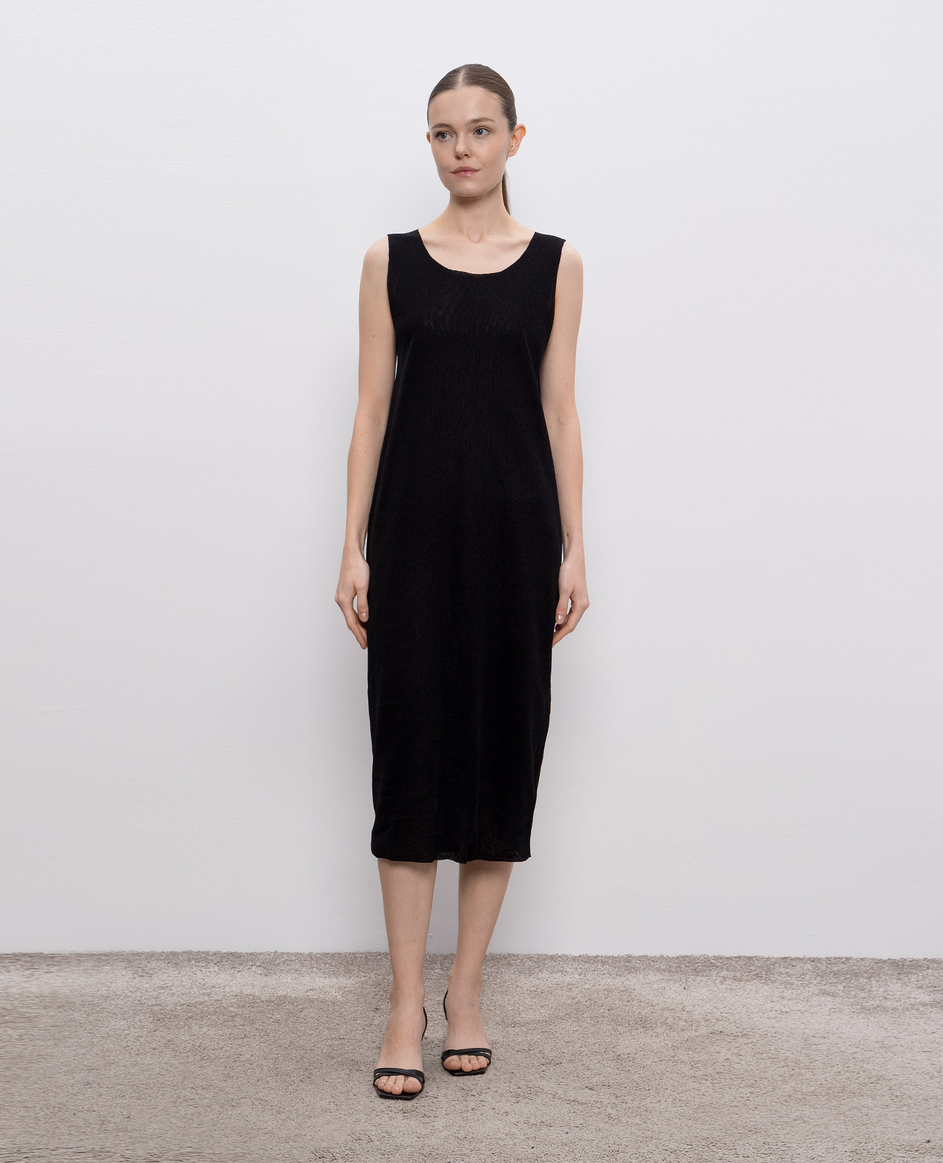 

Jovienne black midi dress with linen The Row