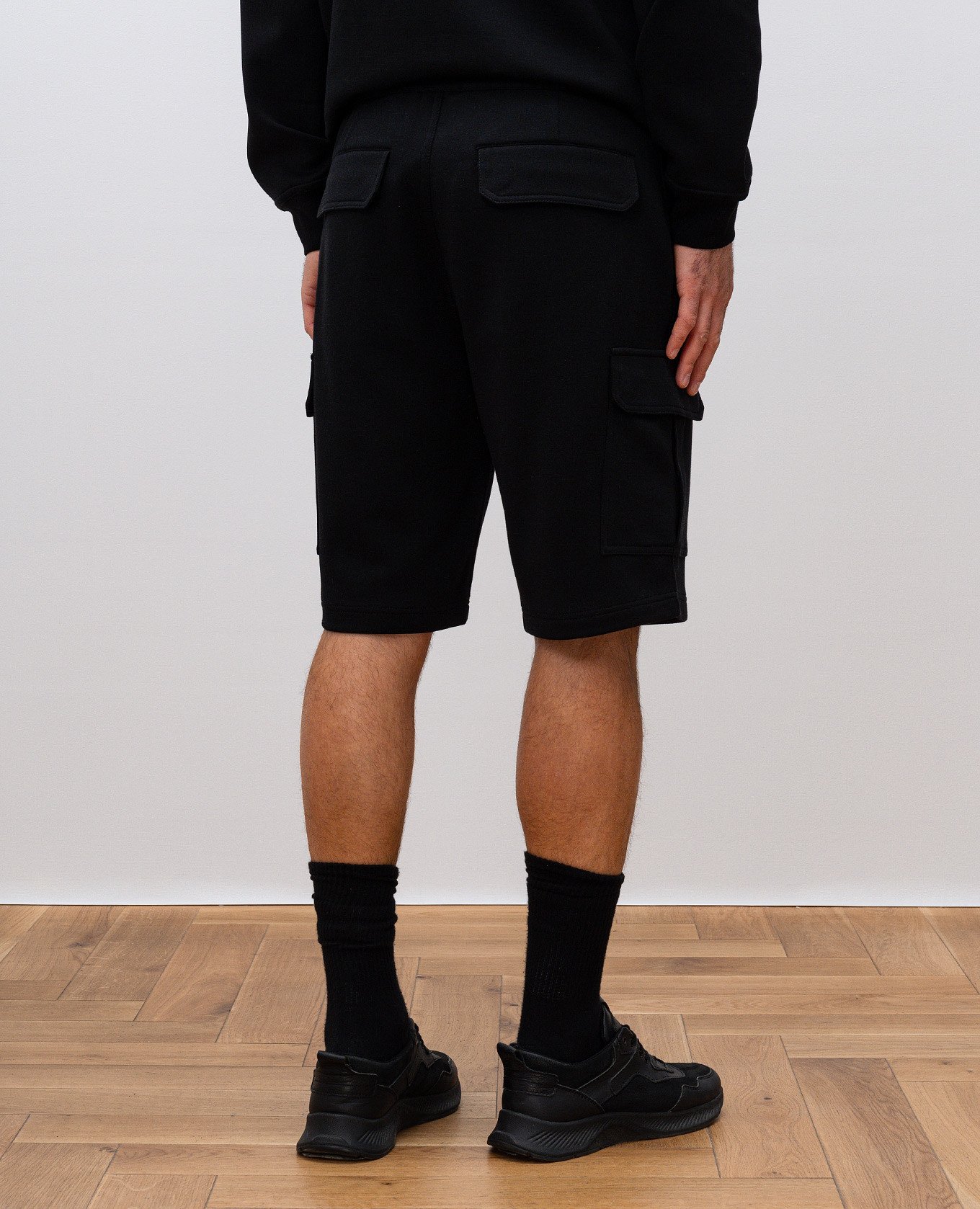 

Black cashmere and silk cargo shorts Brunello Cucinelli