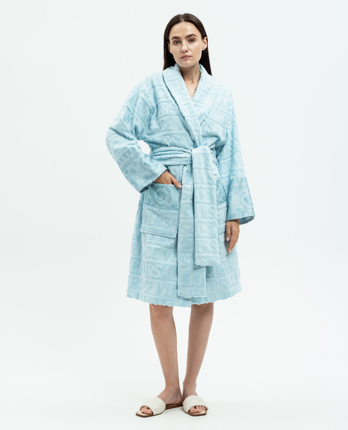 

Blue robe in Versace Allover pattern with Barocco print Versace, Light blue