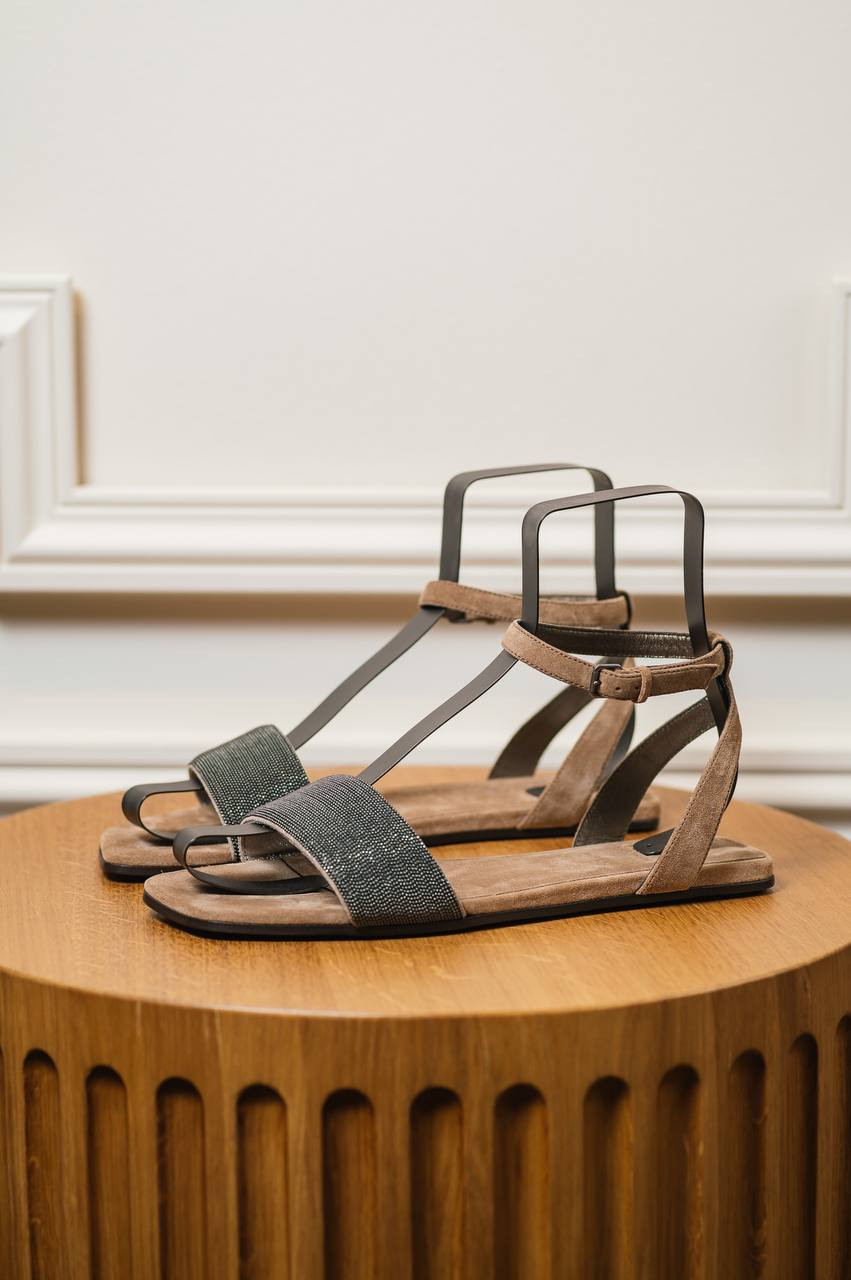 

Brown sandals with monil chain Brunello Cucinelli