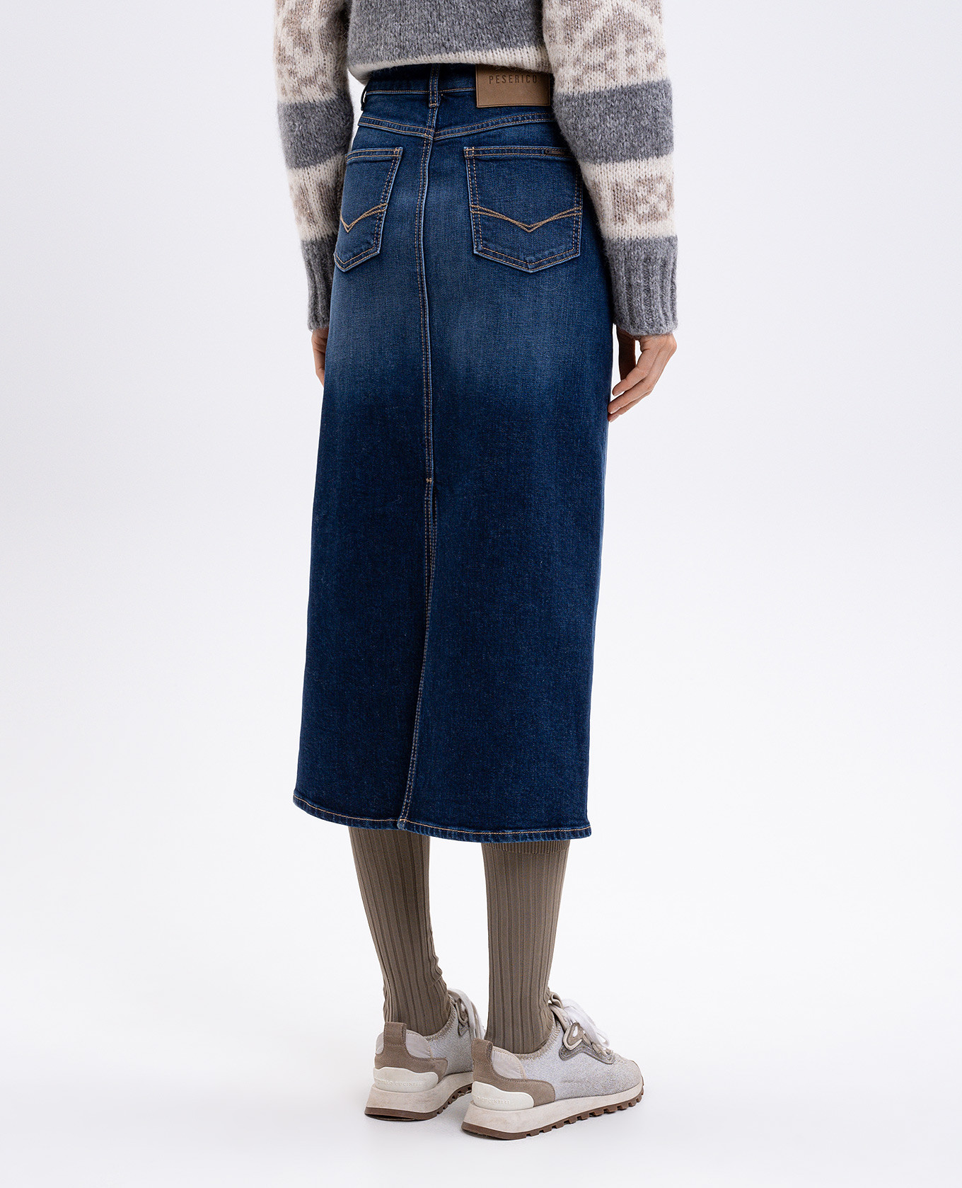 Blue denim skirt with a frayed effect Peserico 4