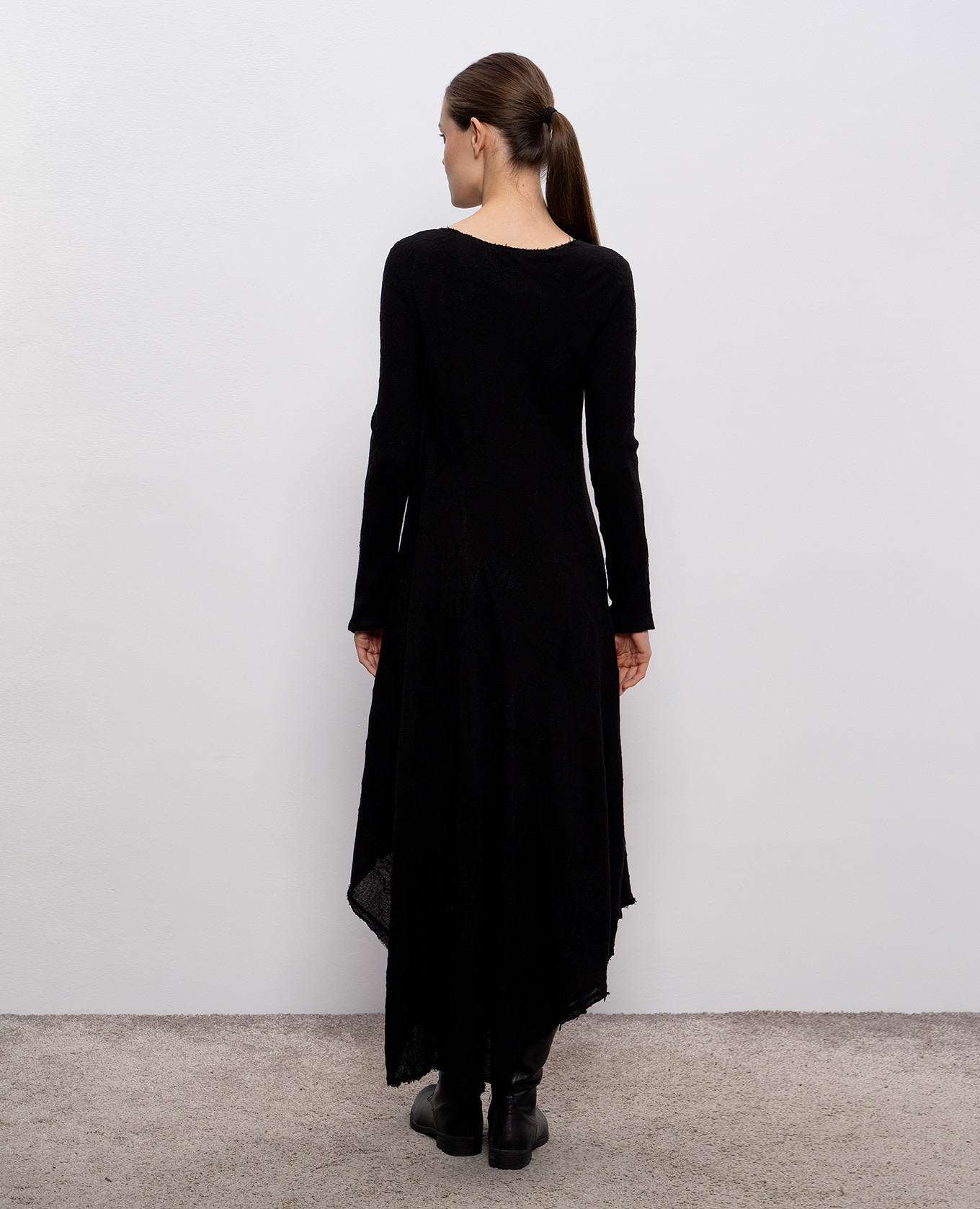 Black dress with wool in floral embroidery Marc Le Bihan 4