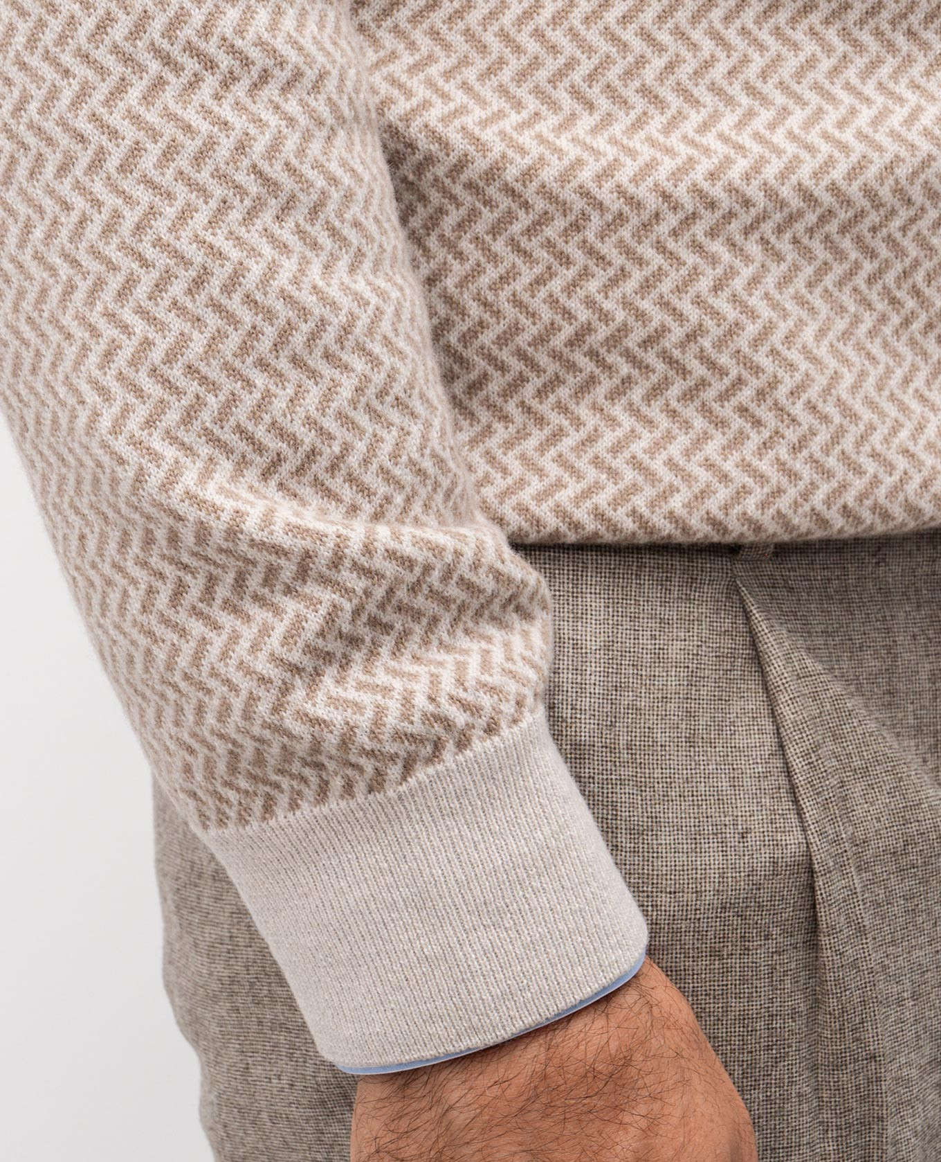 

Beige wool and cashmere sweater with a pattern Cashmere&Whiskey