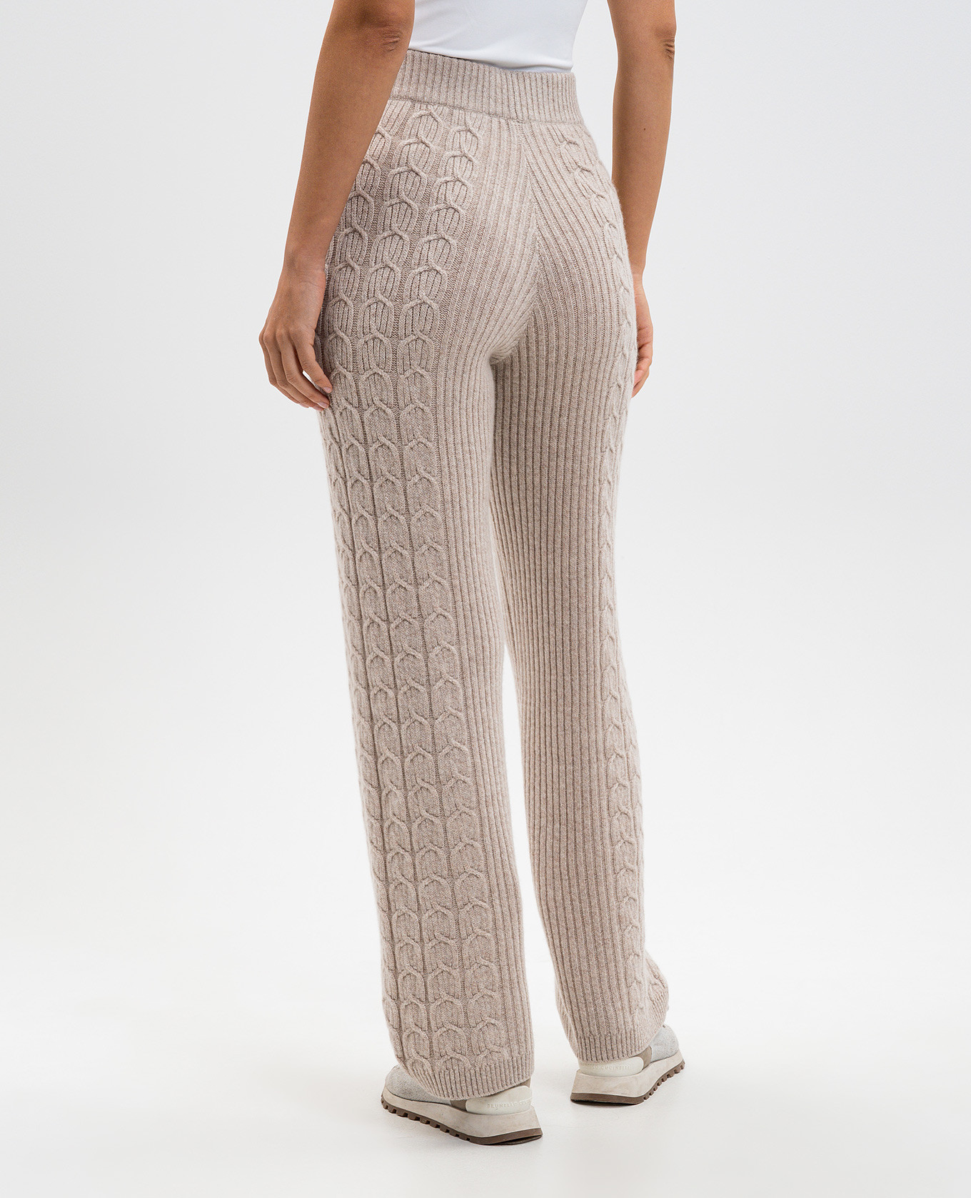 

Beige cashmere sweatpants Agnona