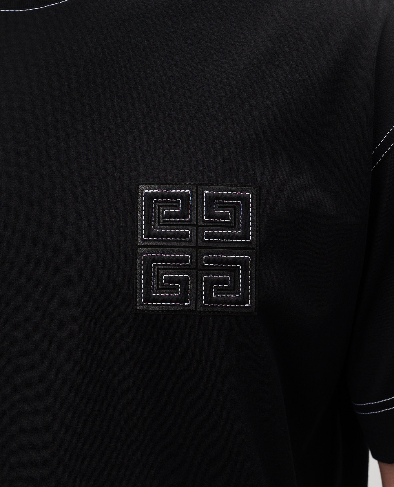 

Black T-shirt with 4G application Givenchy
