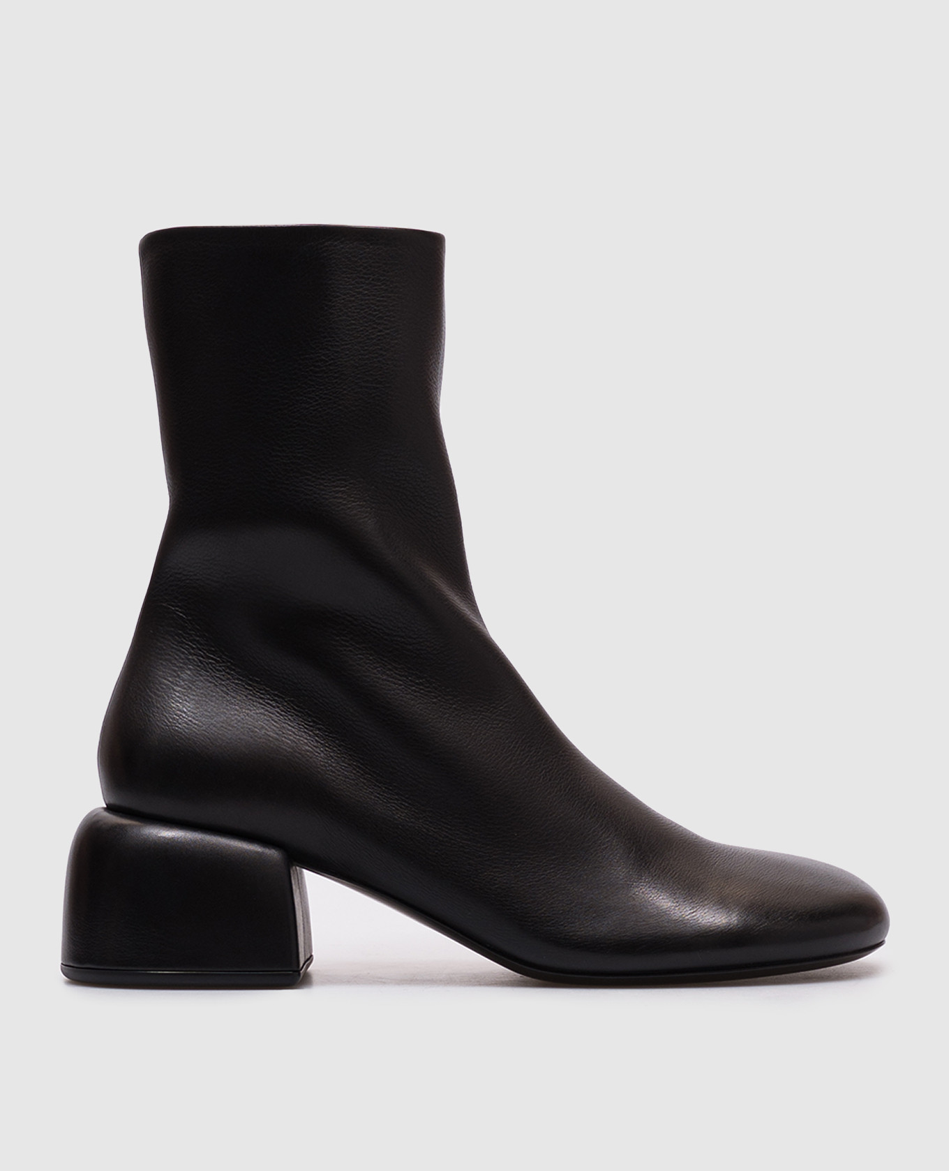 

Black leather ankle boots Basata Marsell
