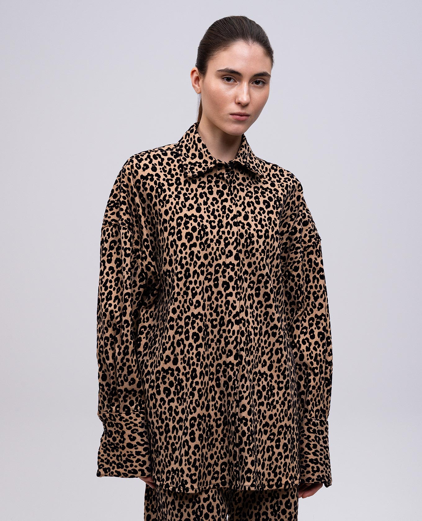 

Beige long-sleeved shirt with textured animal print Giuseppe Di Morabito Milano