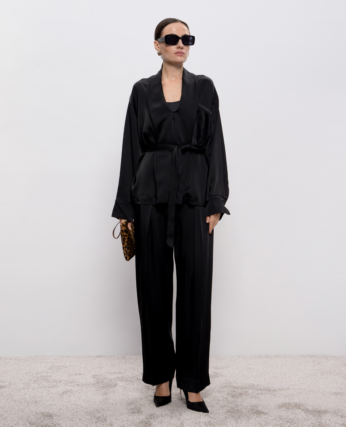 Black high-rise pants Victoria Beckham 2