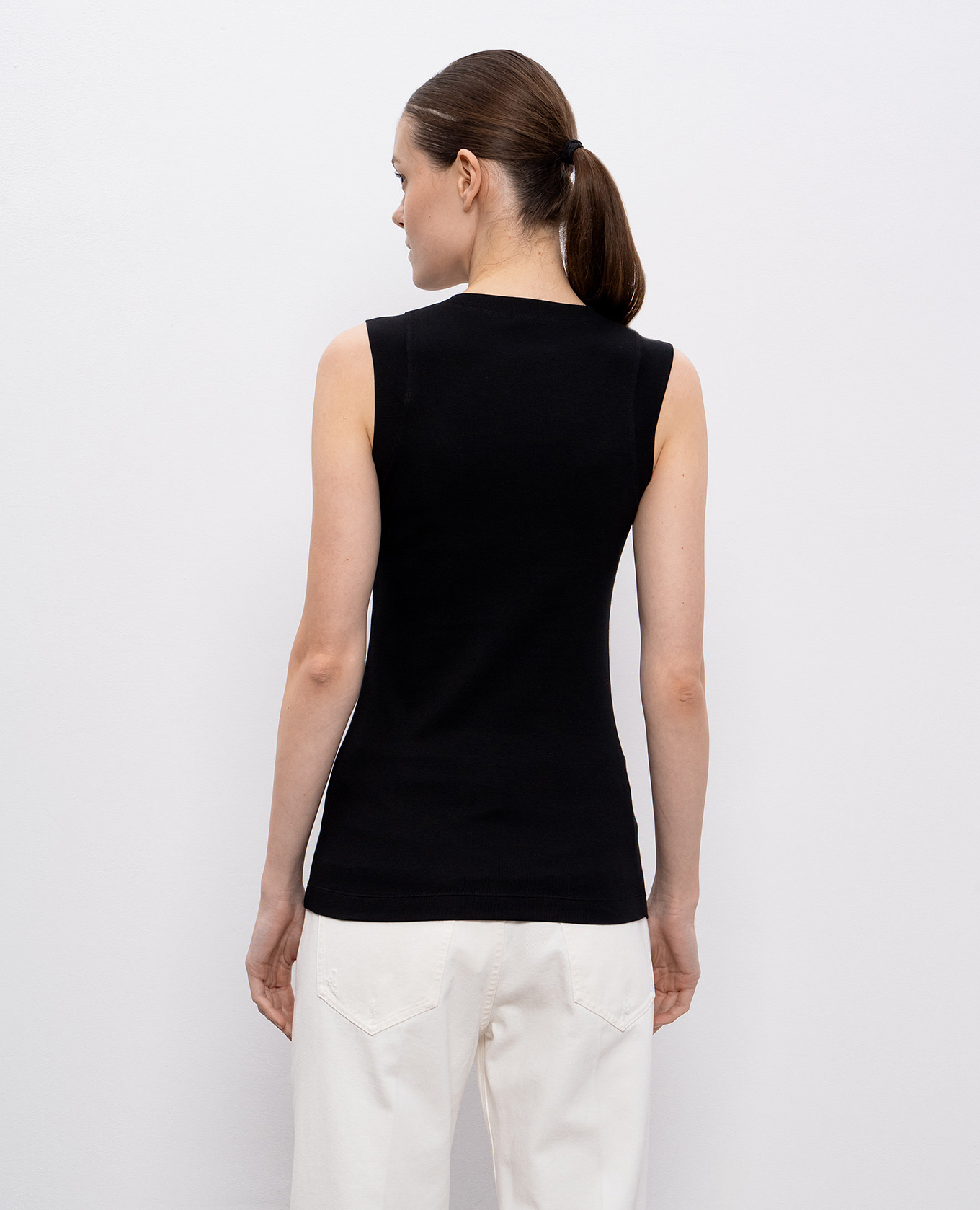 

Black ribbed top with monil chain Brunello Cucinelli
