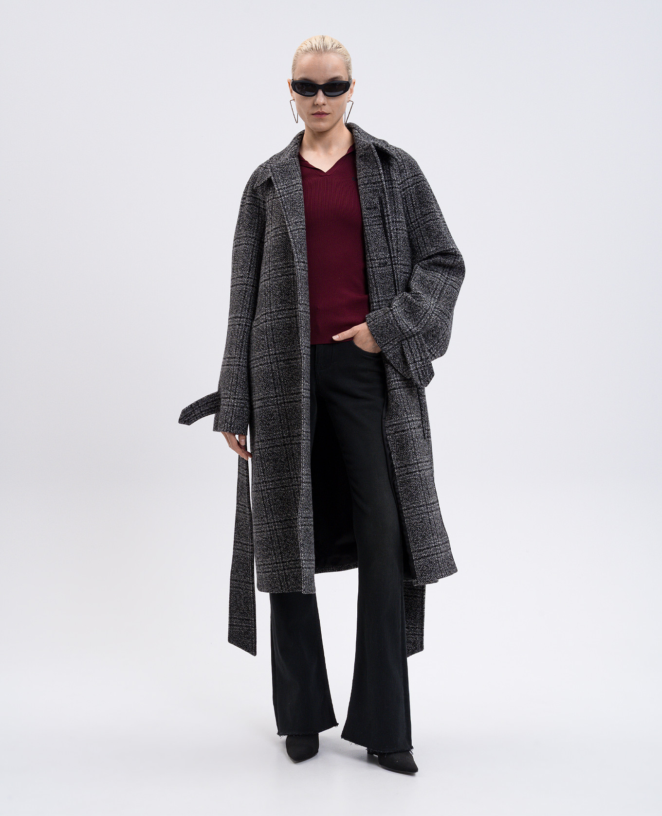 

Black flared jeans with a distressed effect Balenciaga