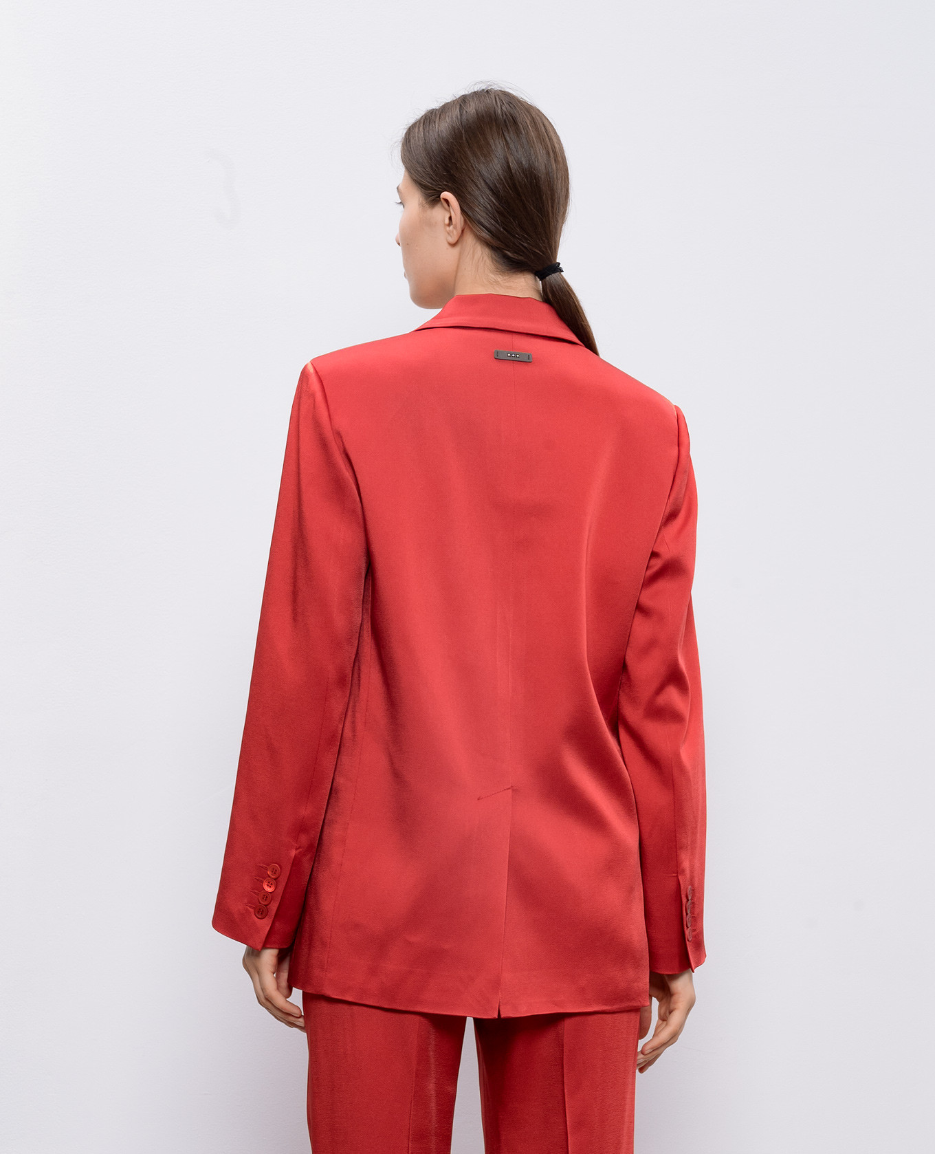 Red jacket with monil chain Peserico 4