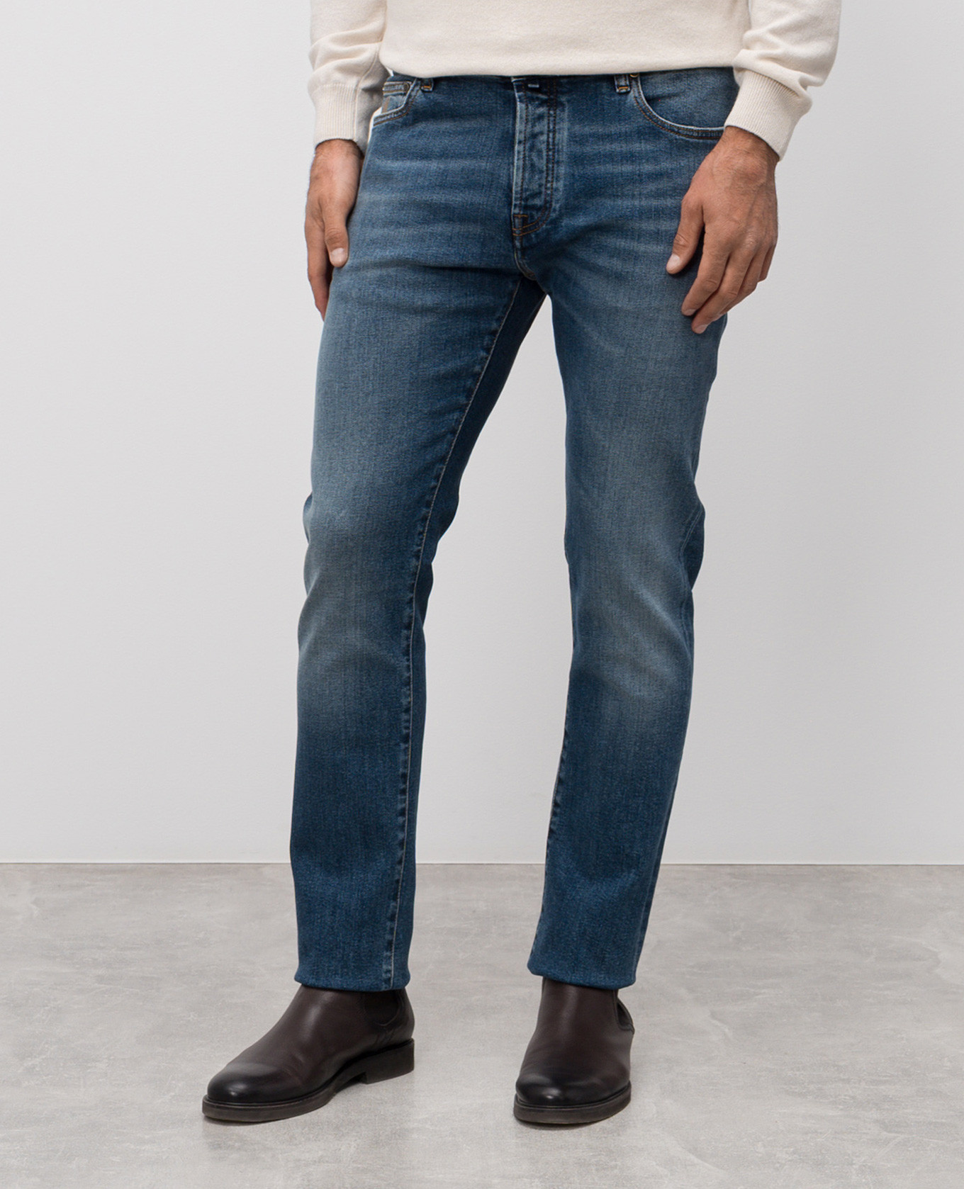 

PAVEL blue jeans with logo patch MooRER