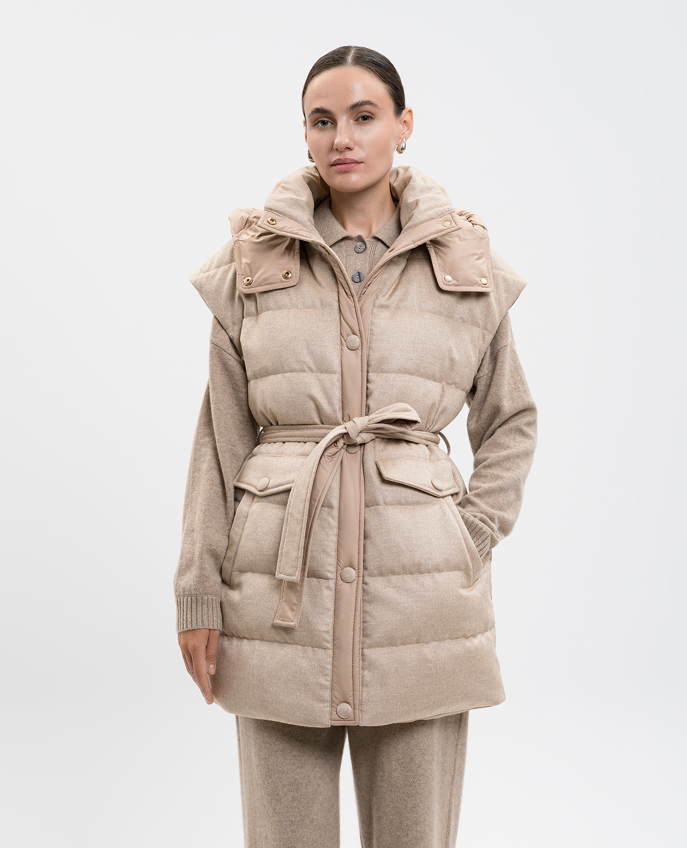 

Beige elongated down vest made of silk and wool Be Florence