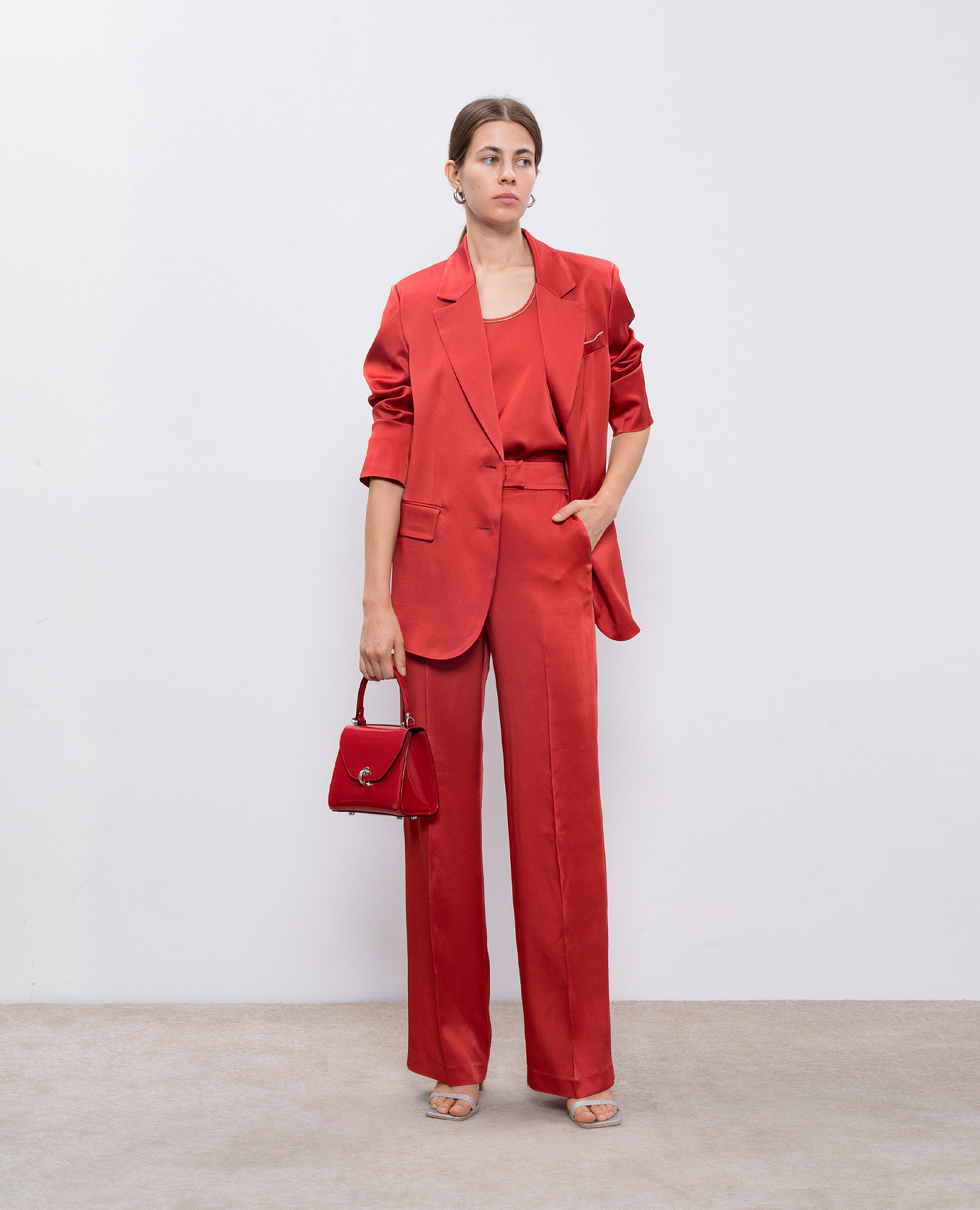 Red jacket with monil chain Peserico 2