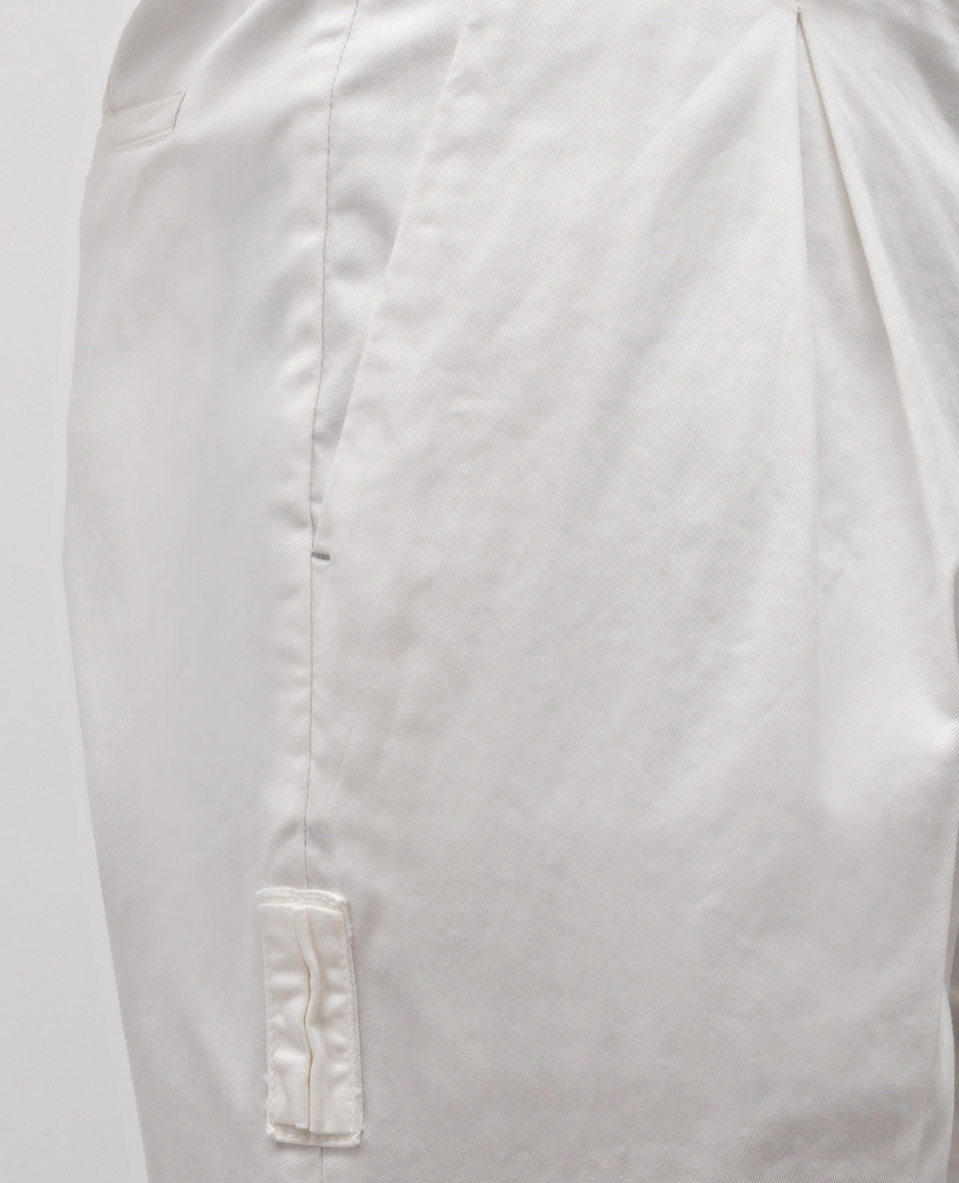 

White pants with logo patch Brunello Cucinelli