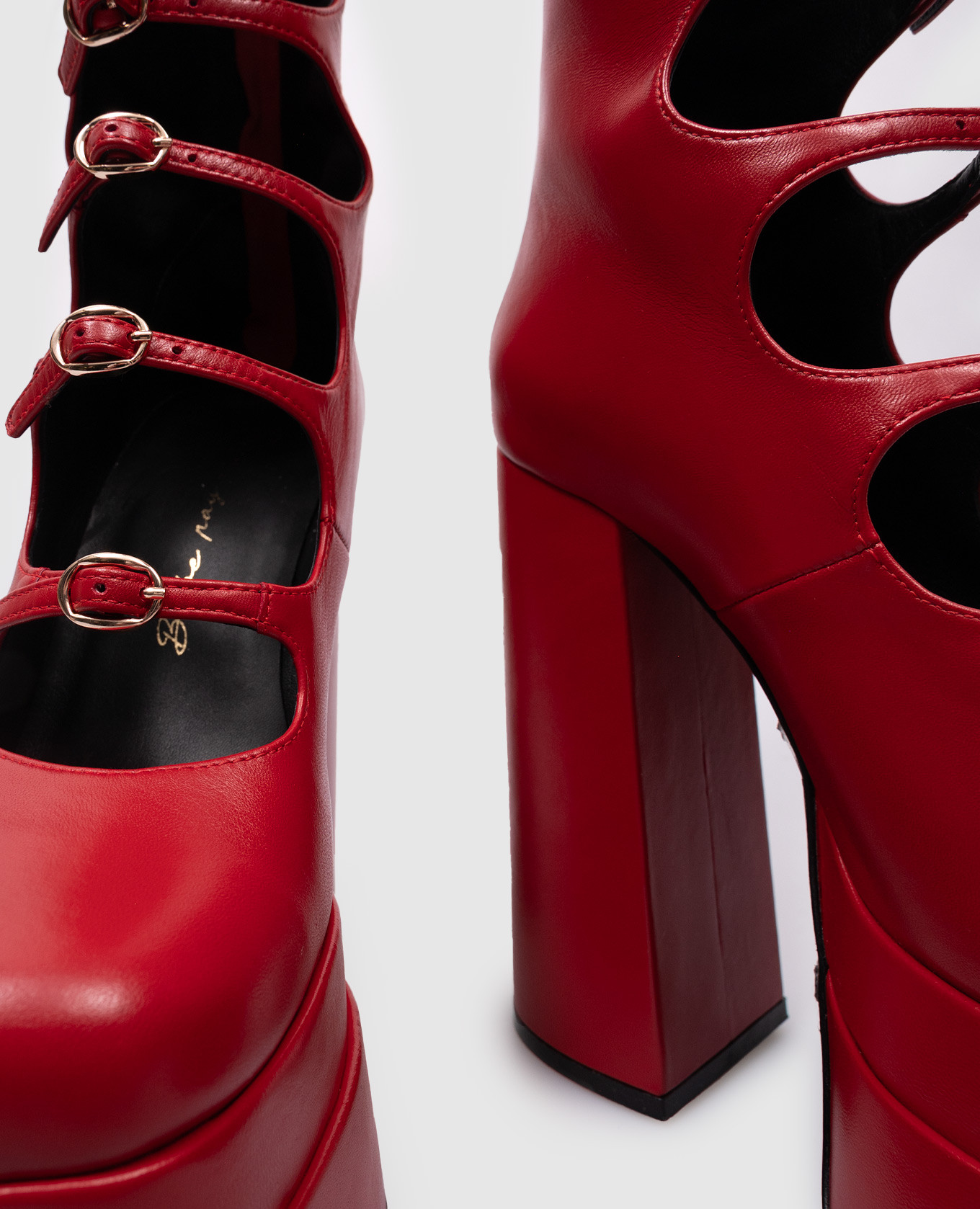 Red leather boots with curly cutouts Babe Pay Pls 5