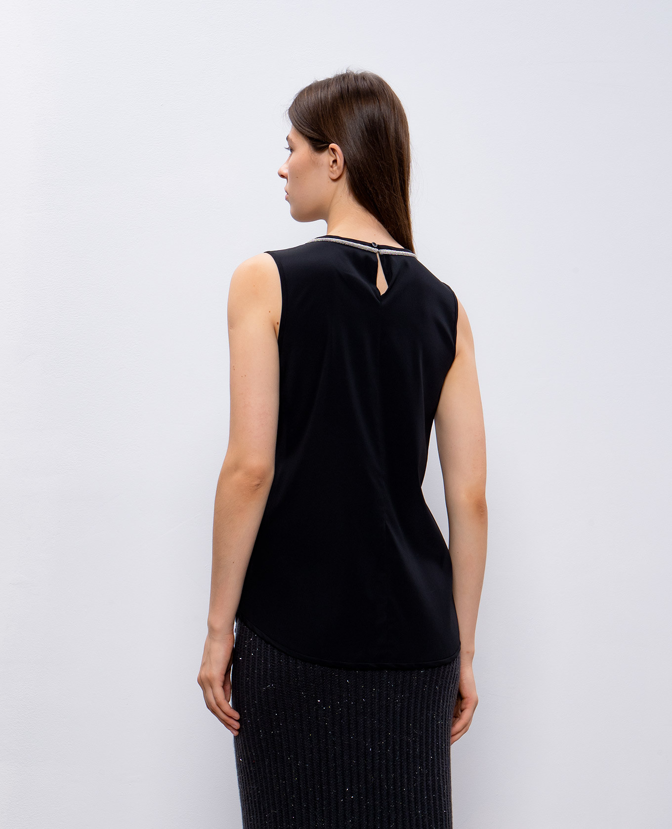 

Black silk top with monil chain Peserico