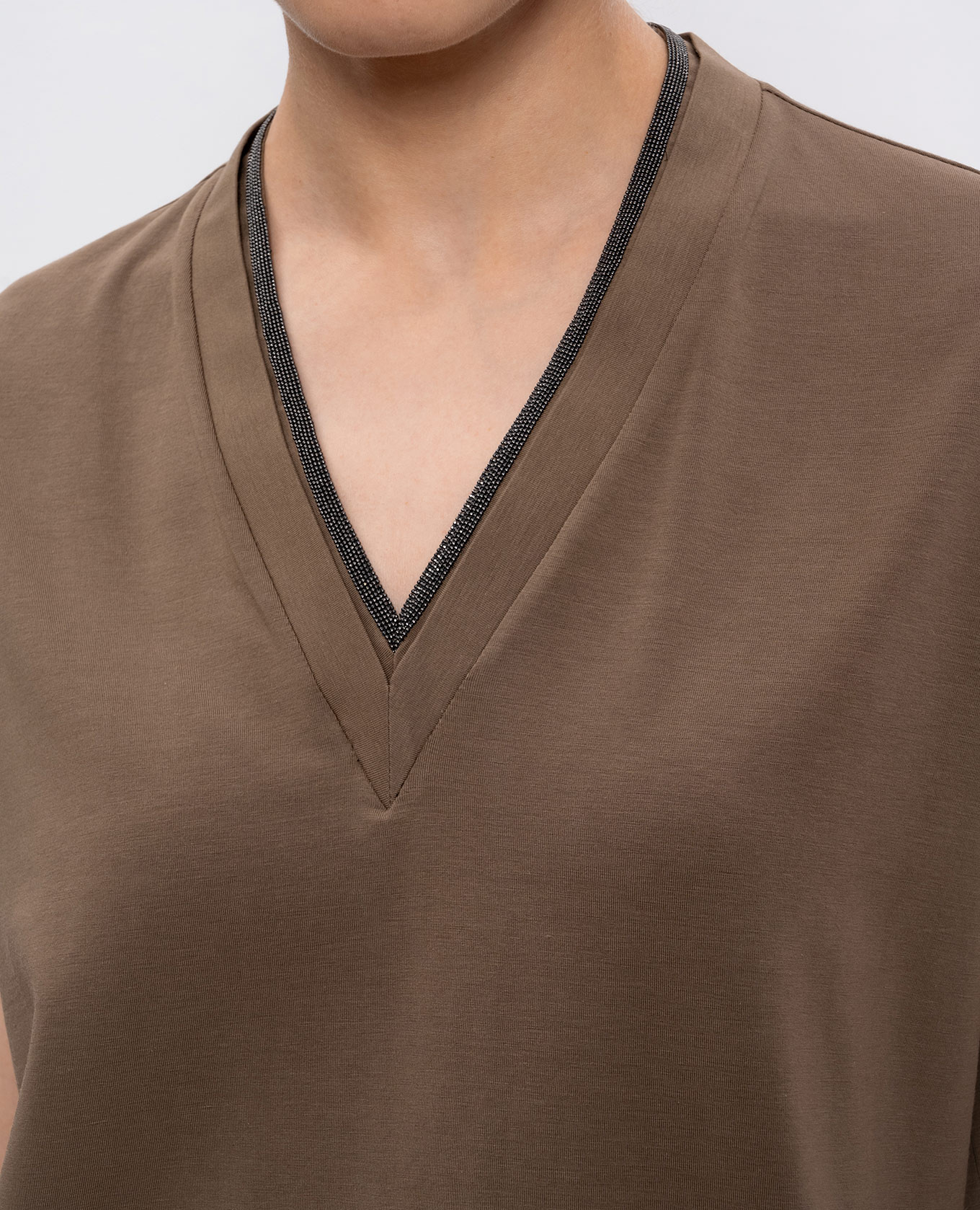 

Brown T-shirt with monil chain Brunello Cucinelli