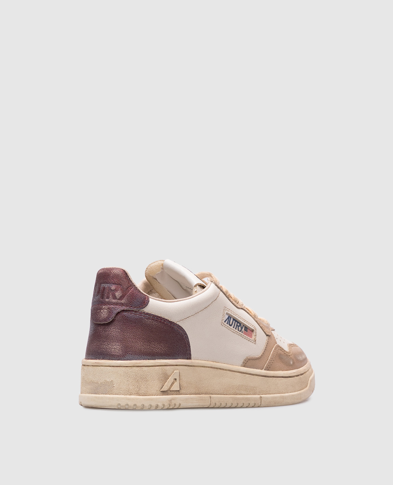 

MEDALIST LOW leather sneakers with vintage effect AUTRY, White