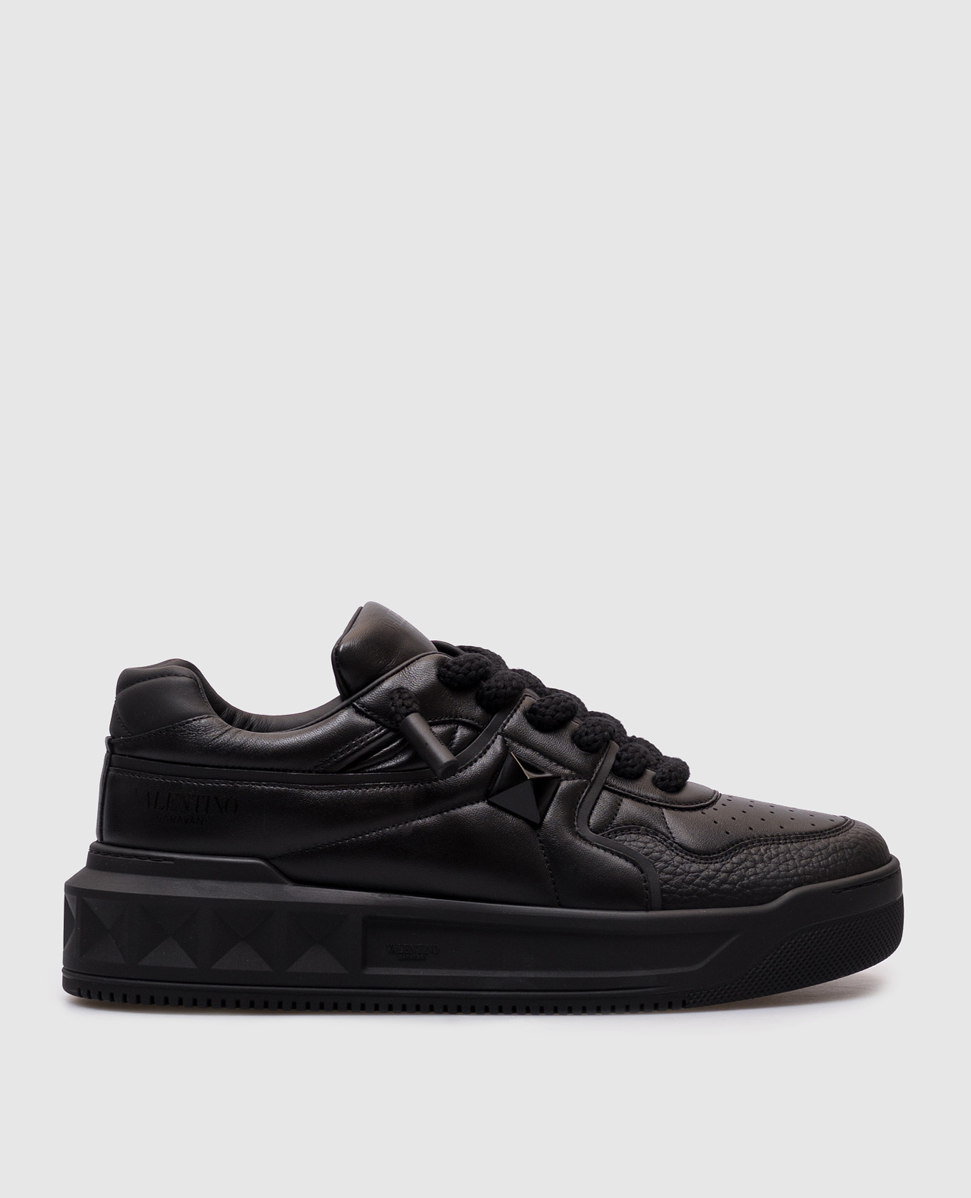 

Black leather sneakers ONE STUD Valentino, Blue