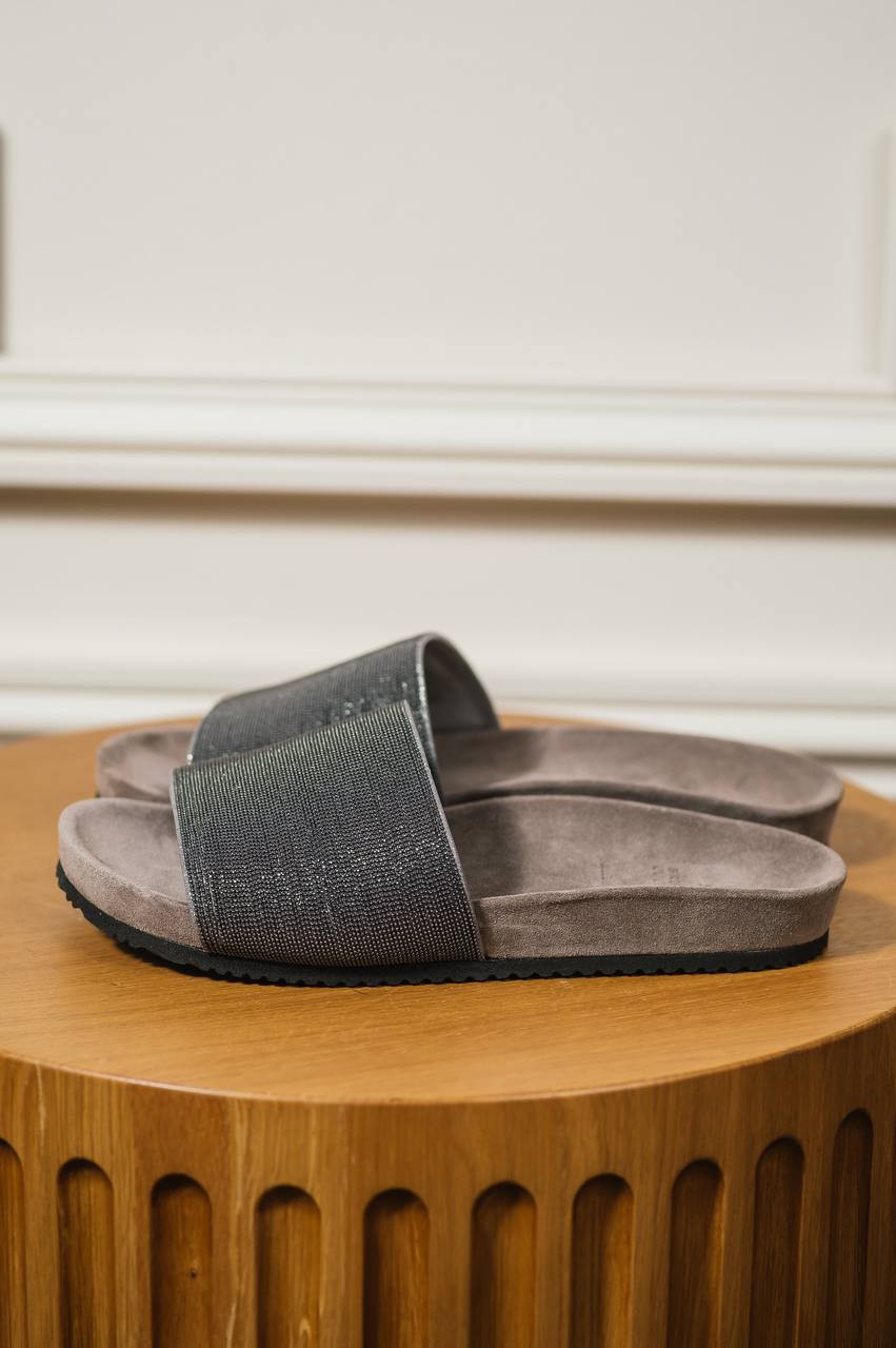 

Precious grey suede flip-flops with monil chain Brunello Cucinelli