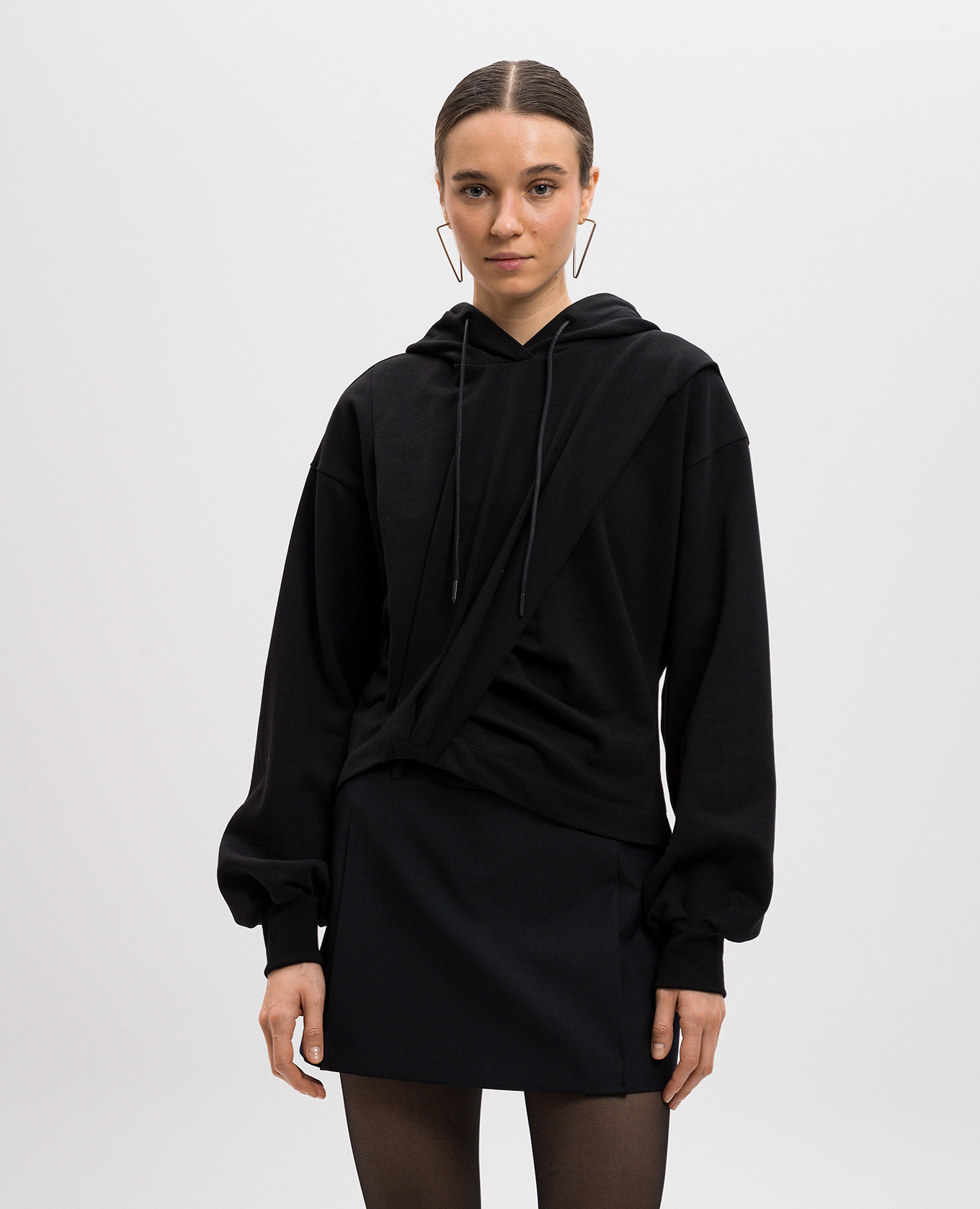 

Black hoodie with drape Juun.j